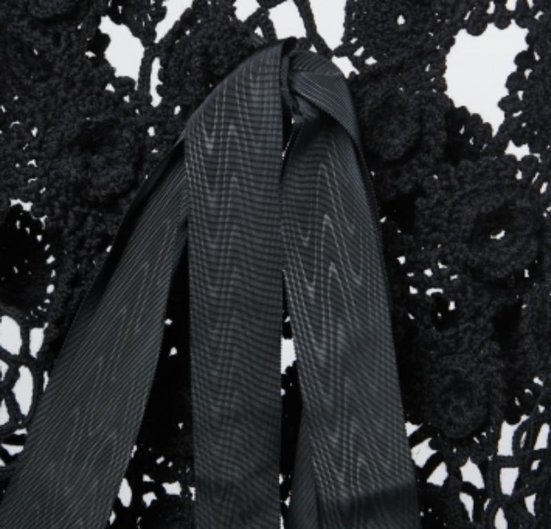 Noir Roberto Cavalli Black Wool Crochet Tie Front Sleeveless Vest One Size (gilet sans manches en laine crochetée)
