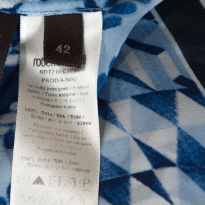 Roberto Cavalli Camicetta in seta blu e bianca con stampa deco, M. I. in vendita 1