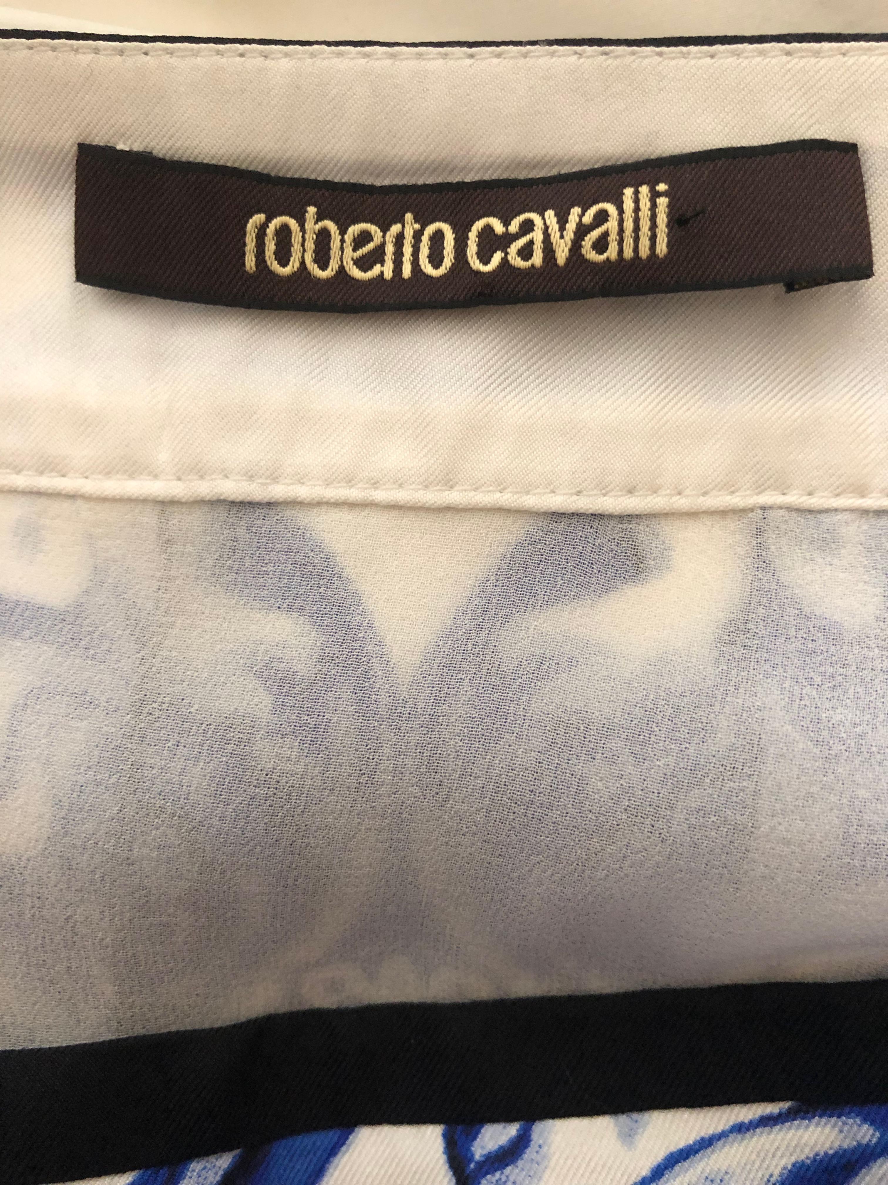 Roberto Cavalli Blue and White Delft China Trade Pattern Silk Pleated Skirt 42
This is so pretty
Size 42
Waist 30