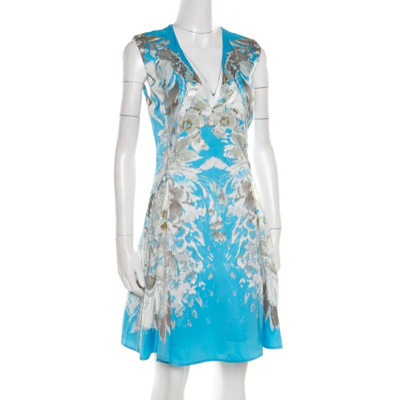 Roberto Cavalli Blue Floral Printed Satin Sleeveless Flared Dress S In Good Condition For Sale In Dubai, Al Qouz 2