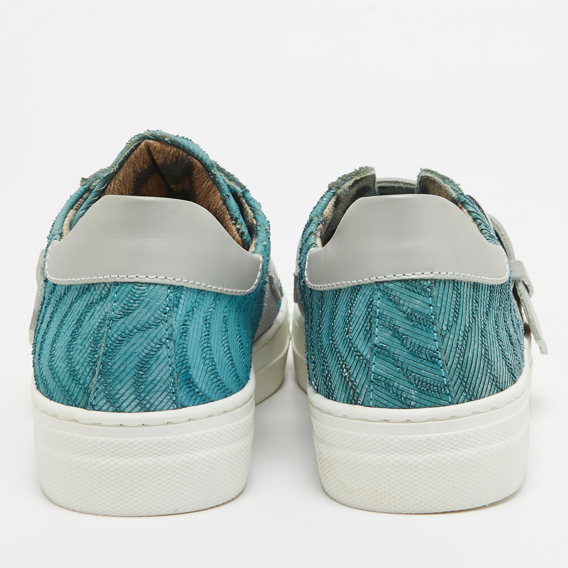 Women's Roberto Cavalli Blue/Grey Leather Buckle Sneakers 35 For Sale