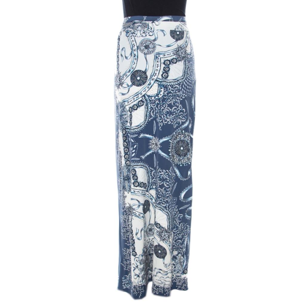 Roberto Cavalli never fails to impress us and yet again does so with this lovely skirt! The blue creation is made of a blend of fabrics and features a marine print. Sure to lend you a flattering fit it can be teamed up with a matching