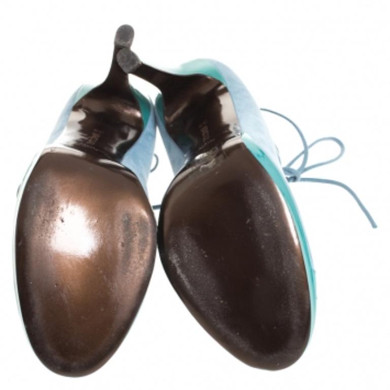 Roberto Cavalli Blaue Nubuck And Patent Spitze Up Plateau Pumps Größe 39 im Zustand „Gut“ im Angebot in Dubai, Al Qouz 2