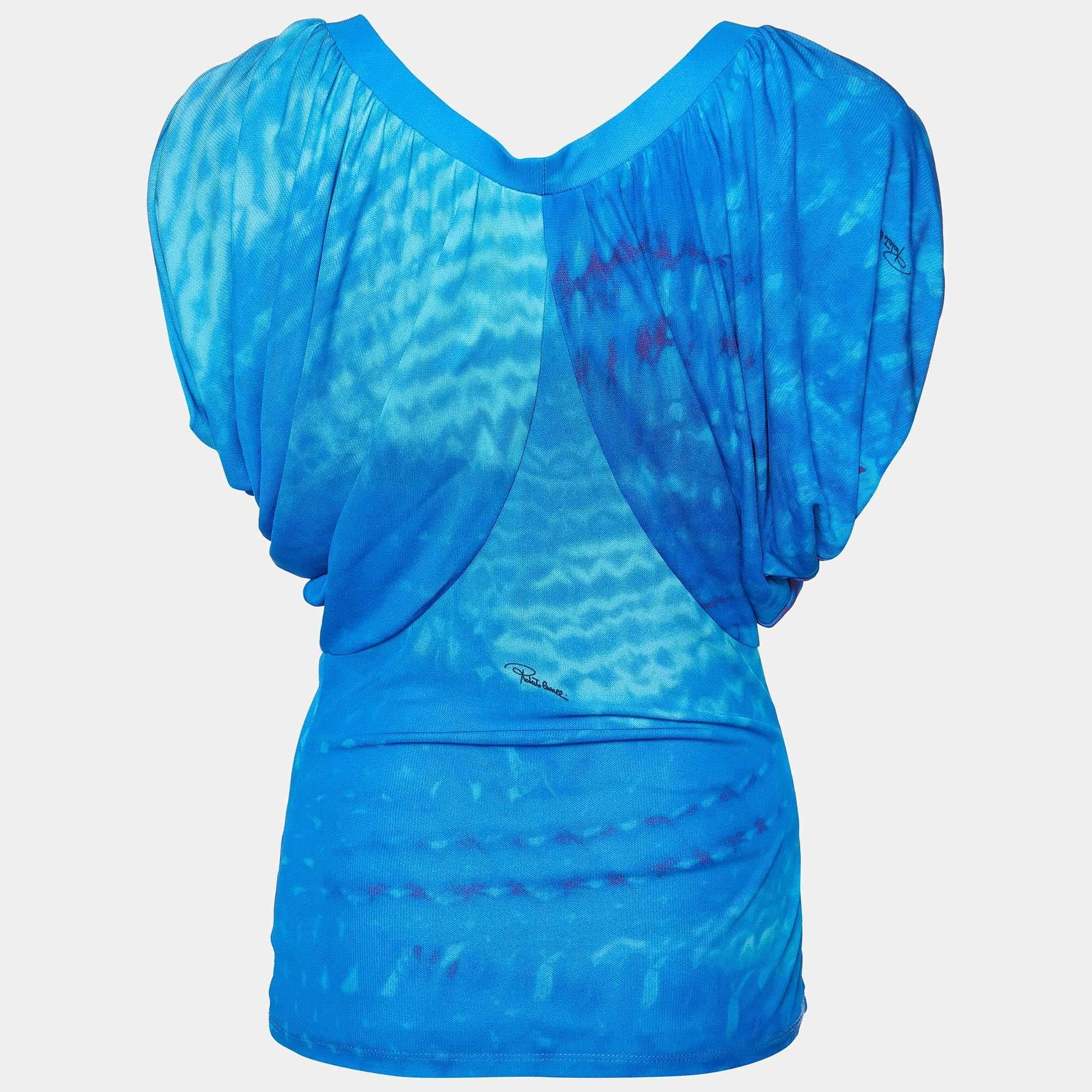 Find great style and comfort while wearing this designer top. Tailored using the best fabrics  the creation has been given immense detail. Style it with a pair of jeans and flats.