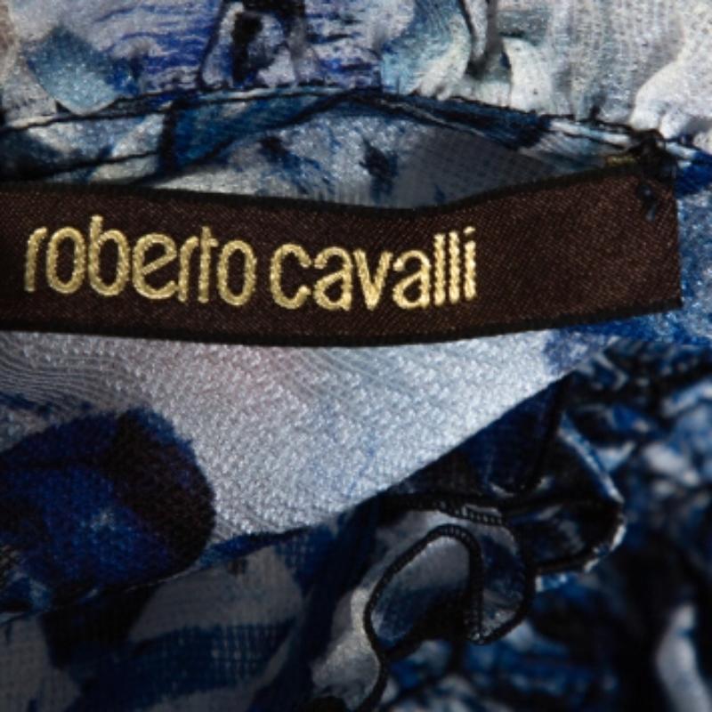 Roberto Cavalli - Chemisier à volants en soie imprimée - Bleu S Bon état - En vente à Dubai, Al Qouz 2
