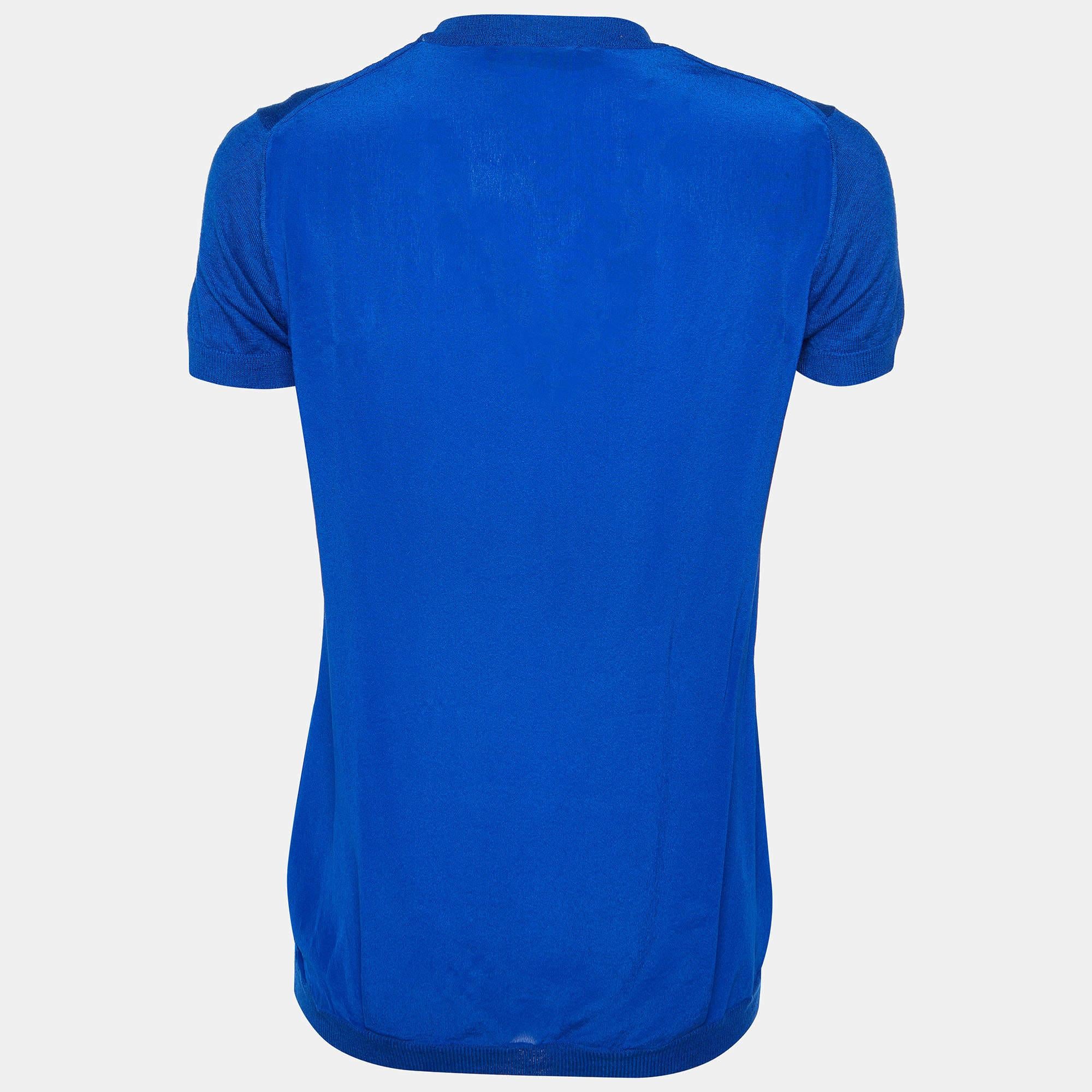 On days you desire to put little or no effort into your outfits a stylish jumper like this comes in handy. It is cut from quality fabrics and showcases a classic style. Pair it with jeans and sneakers.