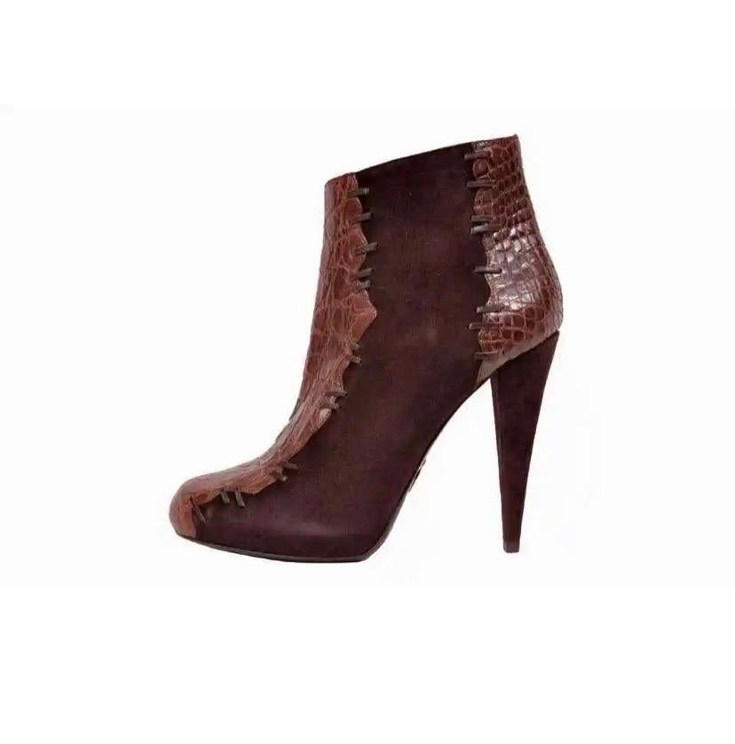 Women's Roberto Cavalli brown alligator and suede ankle boots. Size 39 - 9 NWT For Sale