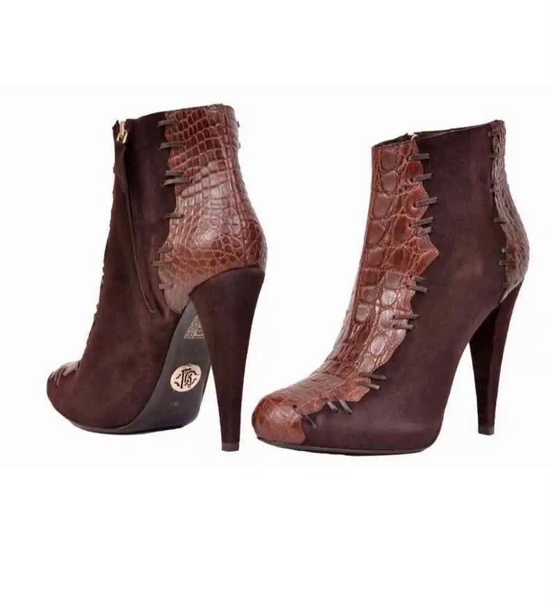 Roberto Cavalli brown alligator and suede ankle boots. Size 39 - 9 NWT For Sale 1