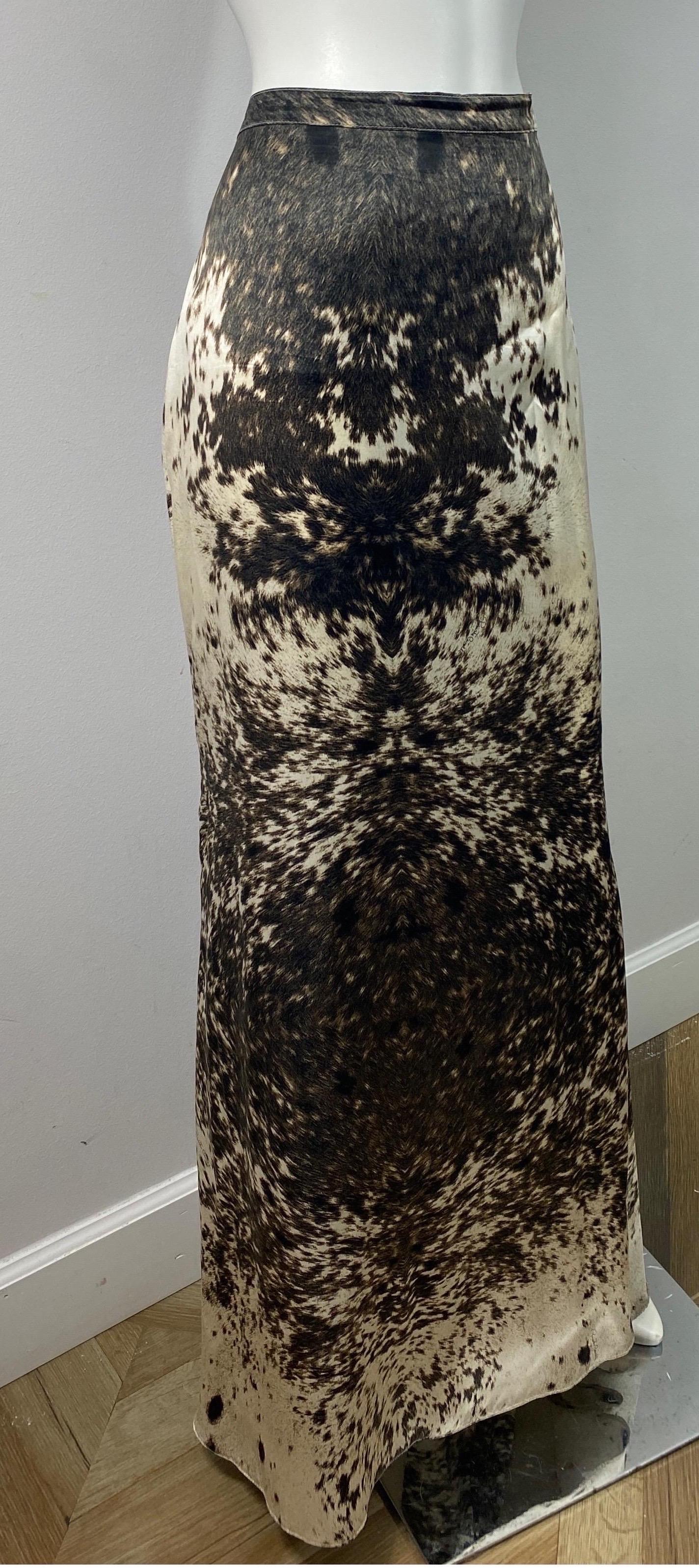 Roberto Cavalli Brown and Ivory Silk Maxi Skirt - Size 44 In Excellent Condition In West Palm Beach, FL