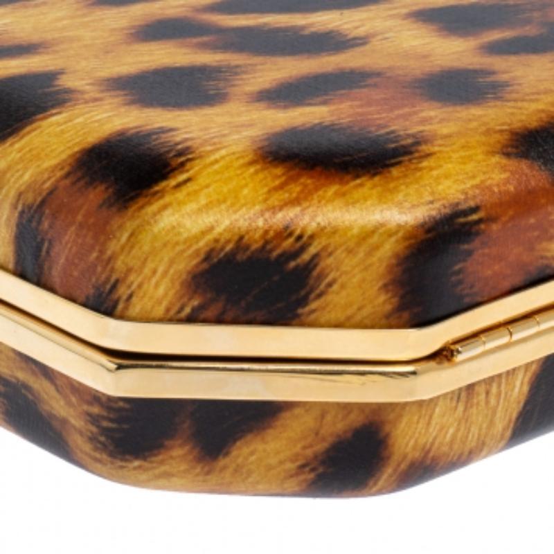 Roberto Cavalli Brown Leopard Print Leather Clutch In Good Condition For Sale In Dubai, Al Qouz 2