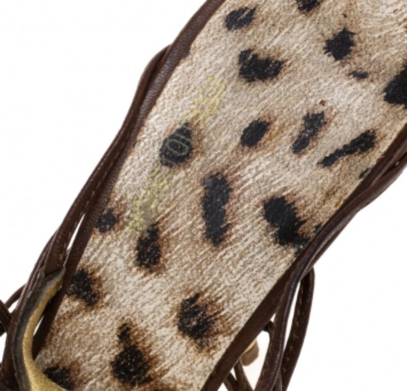 Roberto Cavalli Braun Python Schnürsenkel Sandalen Größe 40 im Zustand „Relativ gut“ im Angebot in Dubai, Al Qouz 2