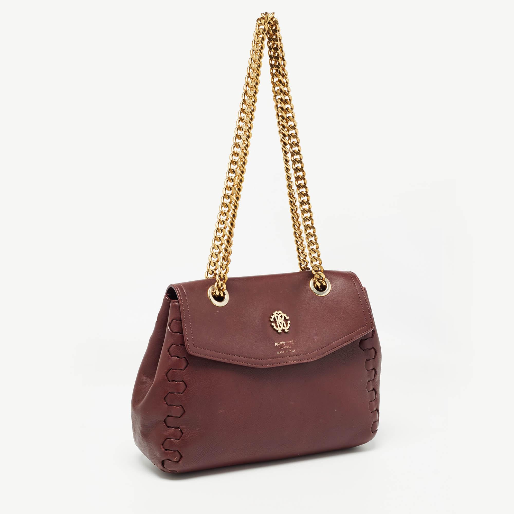 Roberto Cavalli Burgundy Leather Chain Shoulder Bag In Good Condition In Dubai, Al Qouz 2