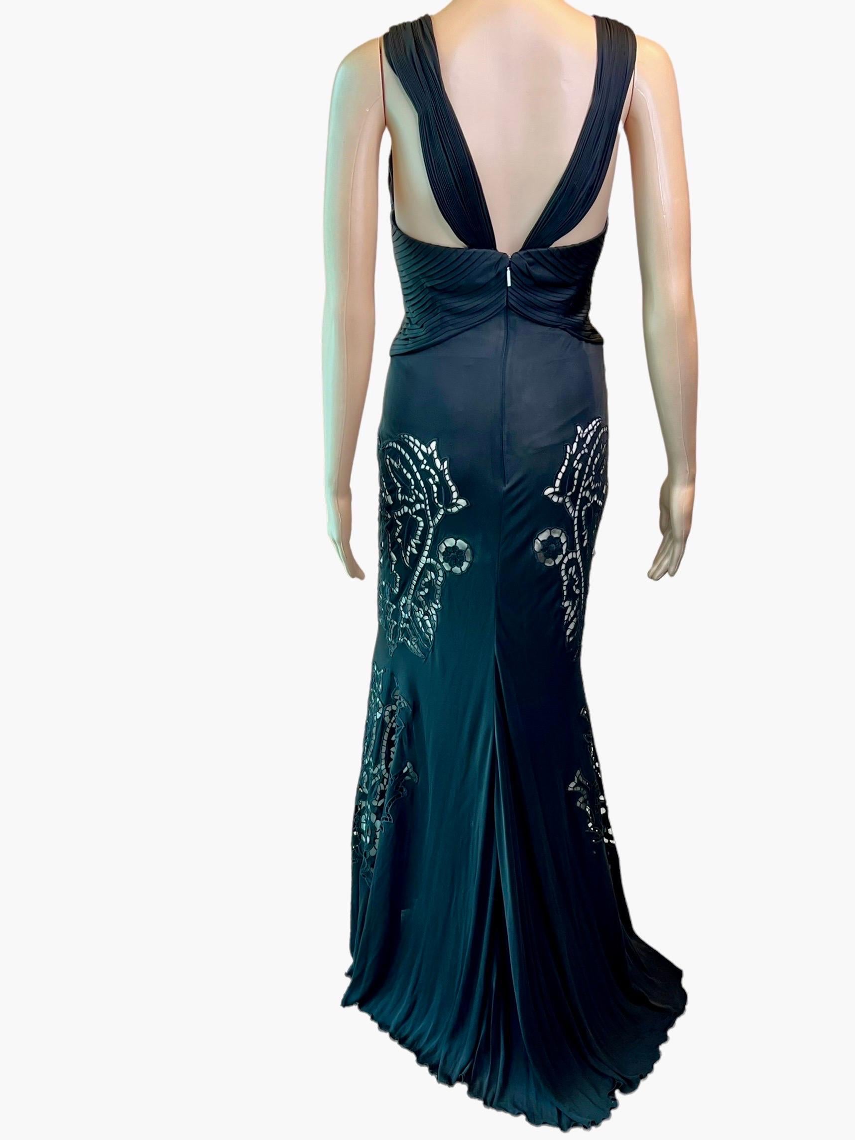 Roberto Cavalli c. 2009 Plunging Neckline Cutout Silk Black Evening Dress Gown In Good Condition For Sale In Naples, FL