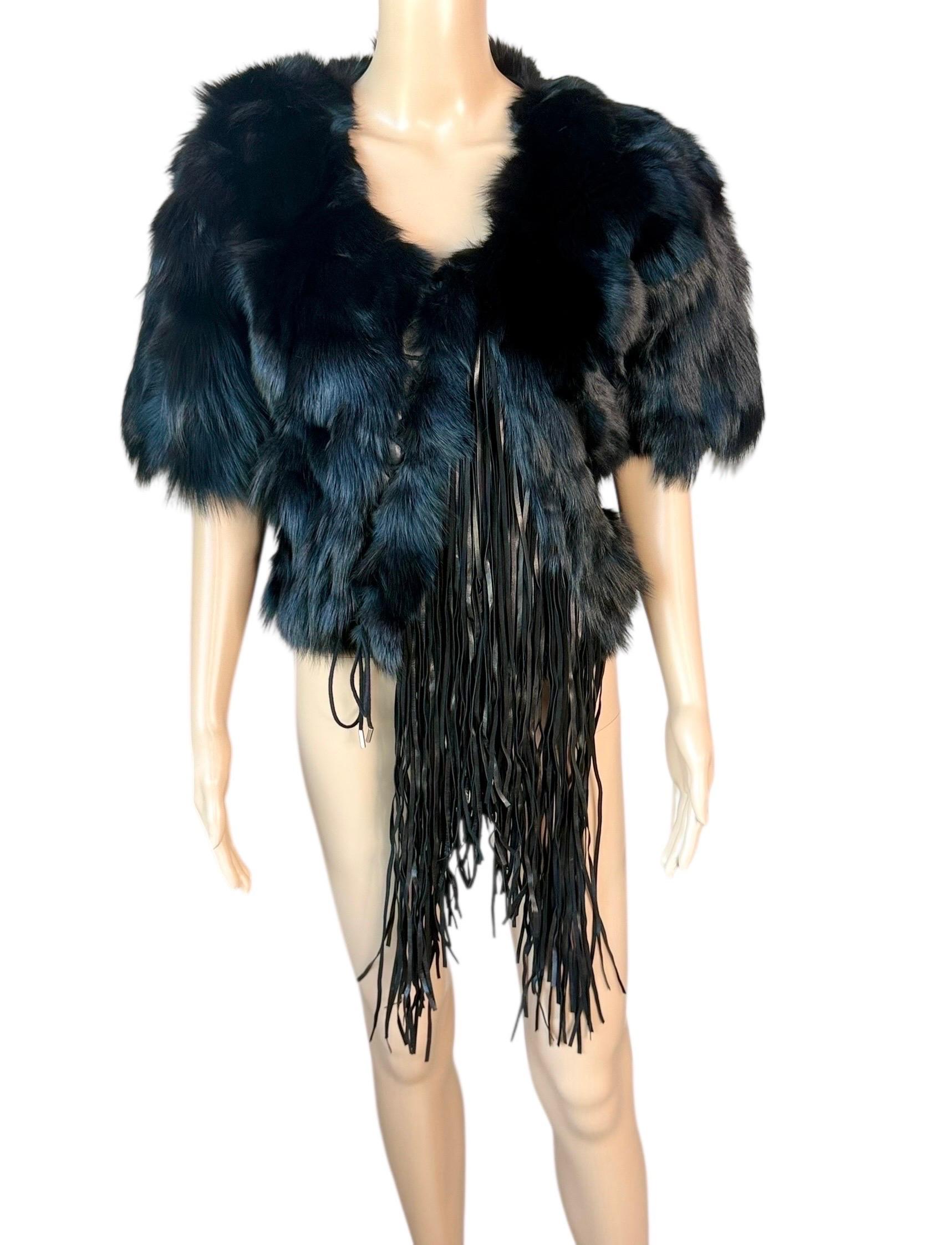 Roberto Cavalli c.2016 Giacca Bolero in pelliccia di visone, volpe e pecora, con frange, c.2016

Taglia: IT 44

Condizioni: Eccellente 


