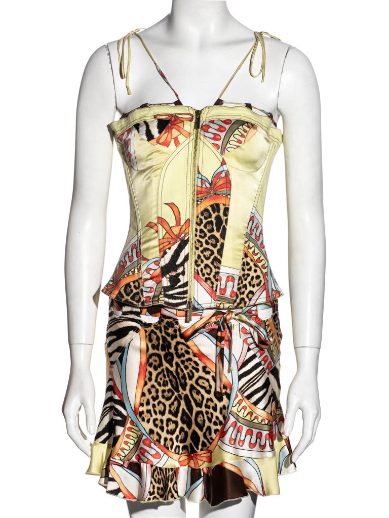 Beige Roberto Cavalli chartreuse printed silk corset and mini skirt set, ss 2004 For Sale