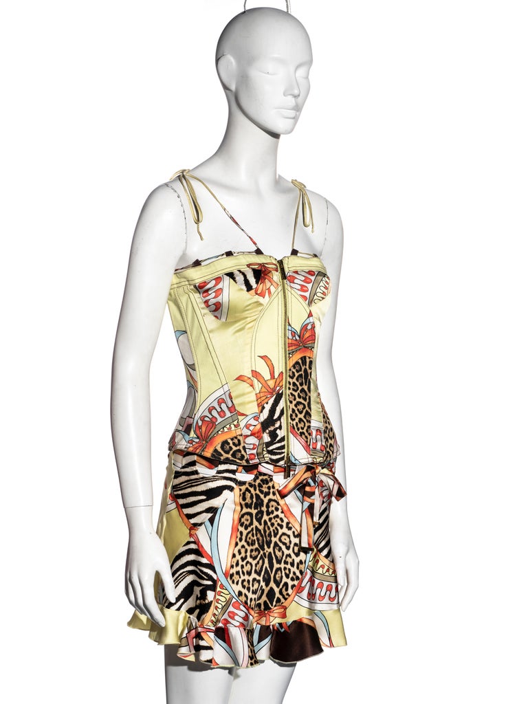 Roberto Cavalli chartreuse printed silk corset and mini skirt set, ss 2004 In Good Condition For Sale In London, GB