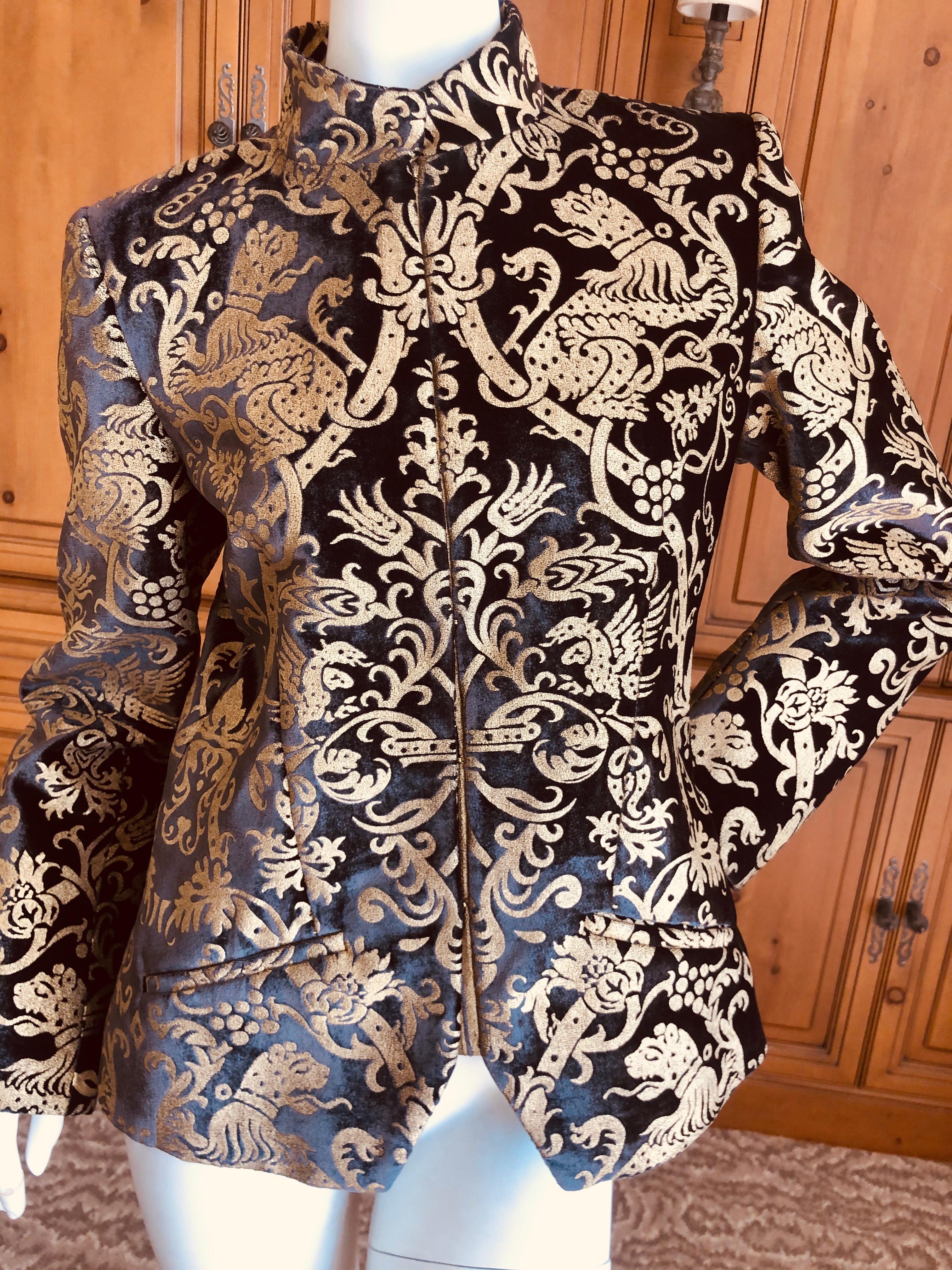 Roberto Cavalli Collectable Fortuny Style Rampant Lion Devore Velvet Jacket
Please use the zoom feature to see all the great details.
Size 46
  Bust 38
