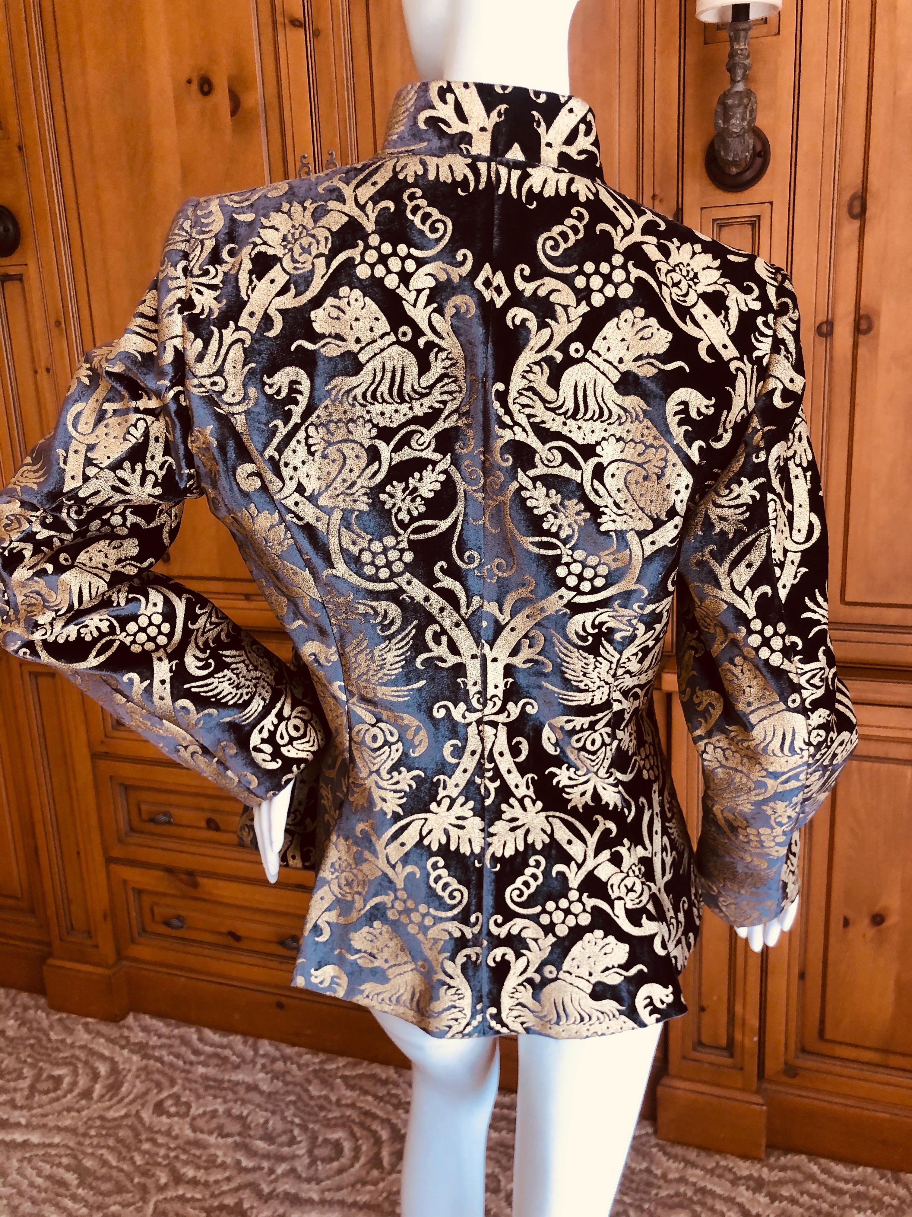 Roberto Cavalli Collectable Fortuny Style Rampant Lion Devore Velvet Jacket 46 In Excellent Condition For Sale In Cloverdale, CA