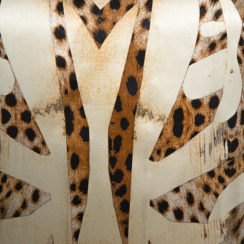 Roberto Cavalli Crema y Beige Seda Estampado Leopardo Top Manga Corta S en venta 1