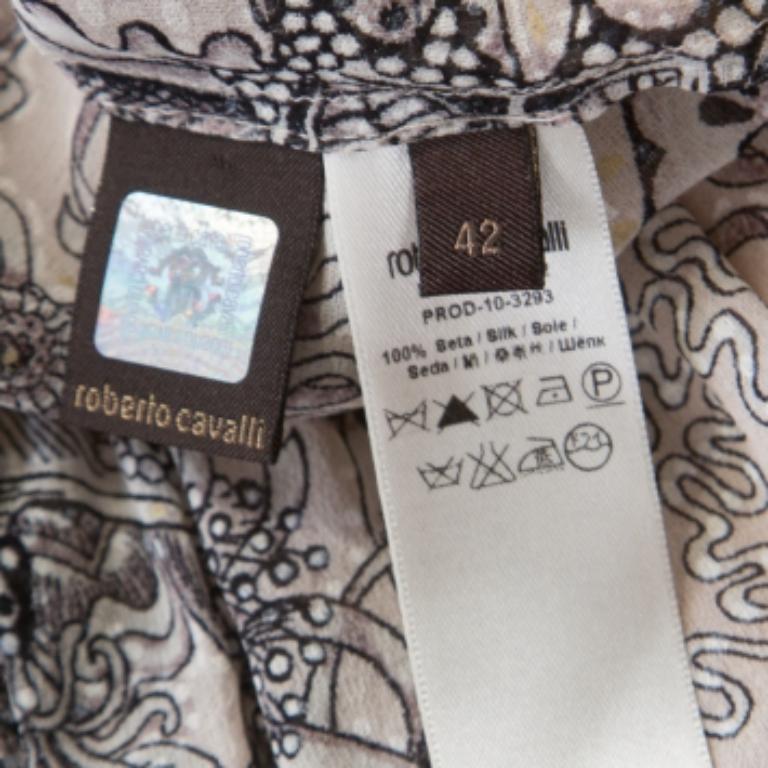 Roberto Cavalli Top imprimé botanique en mousseline de soie crème et Brown M Excellent état - En vente à Dubai, Al Qouz 2