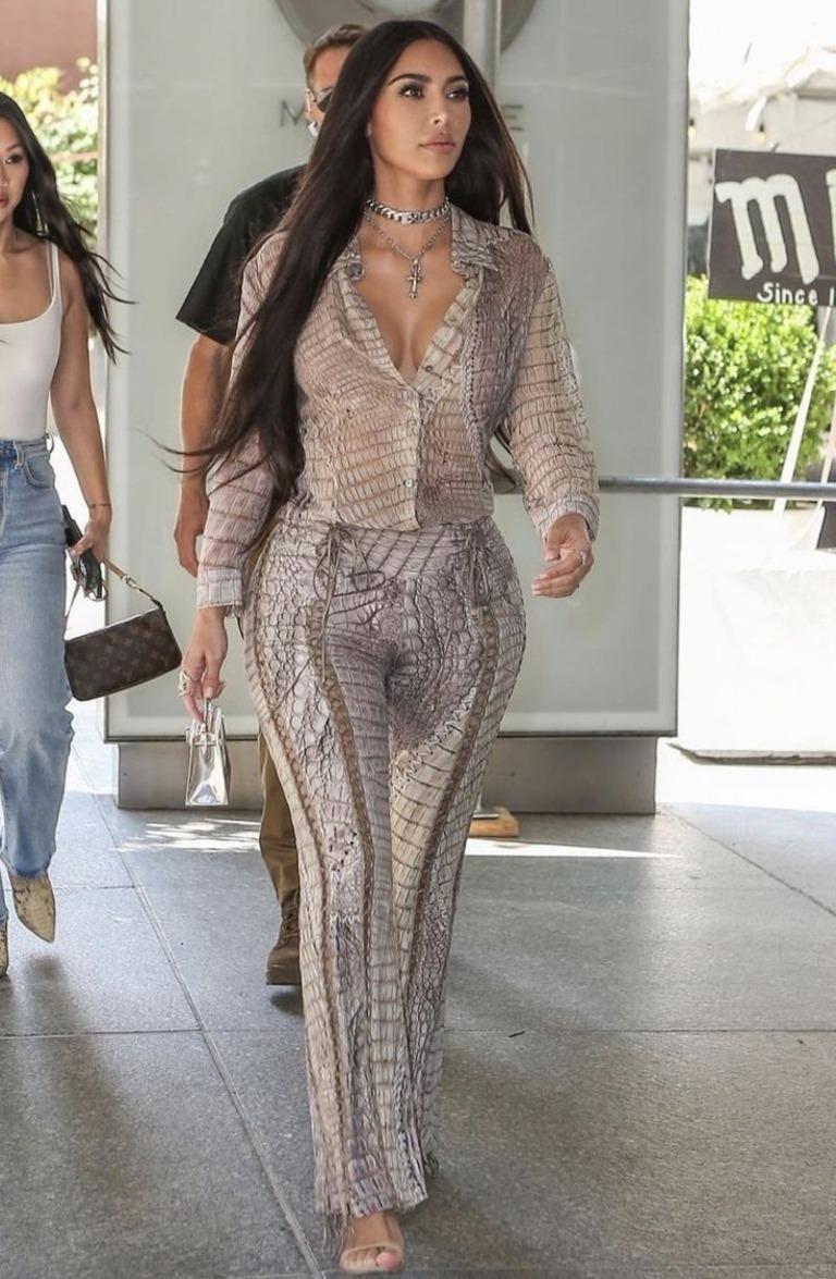 Roberto Cavalli, blazer in seta con stampa coccodrillo e pizzo, con un'etichetta in seta. In condizioni buone a Milano, IT