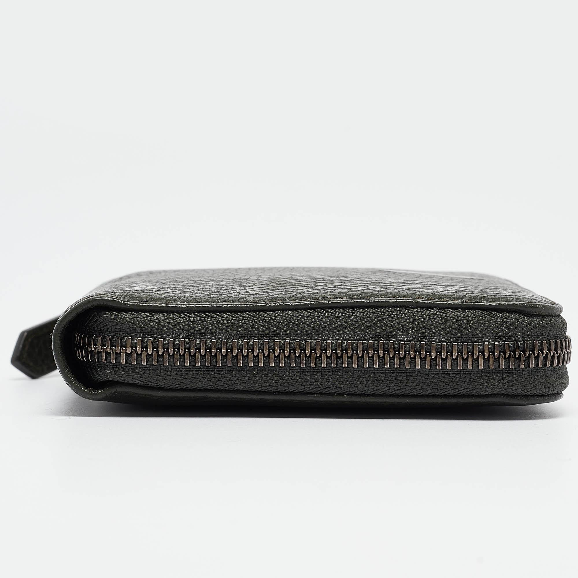 Roberto Cavalli Dark Green Leather Zip Around Wallet For Sale 2