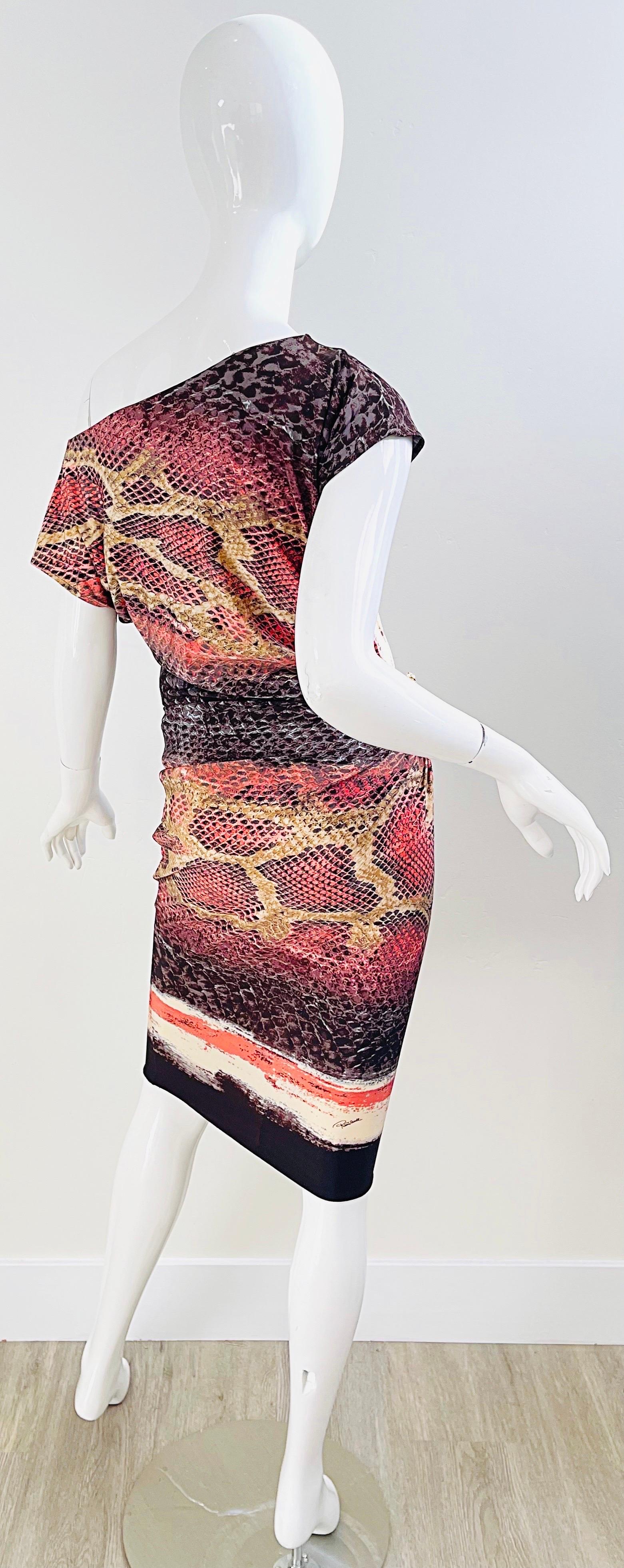 Roberto Cavalli Anfang der 2000er Jahre Rosa Braunes Kleid mit Schlangenhaut-Tierdruck Y2K  im Angebot 1