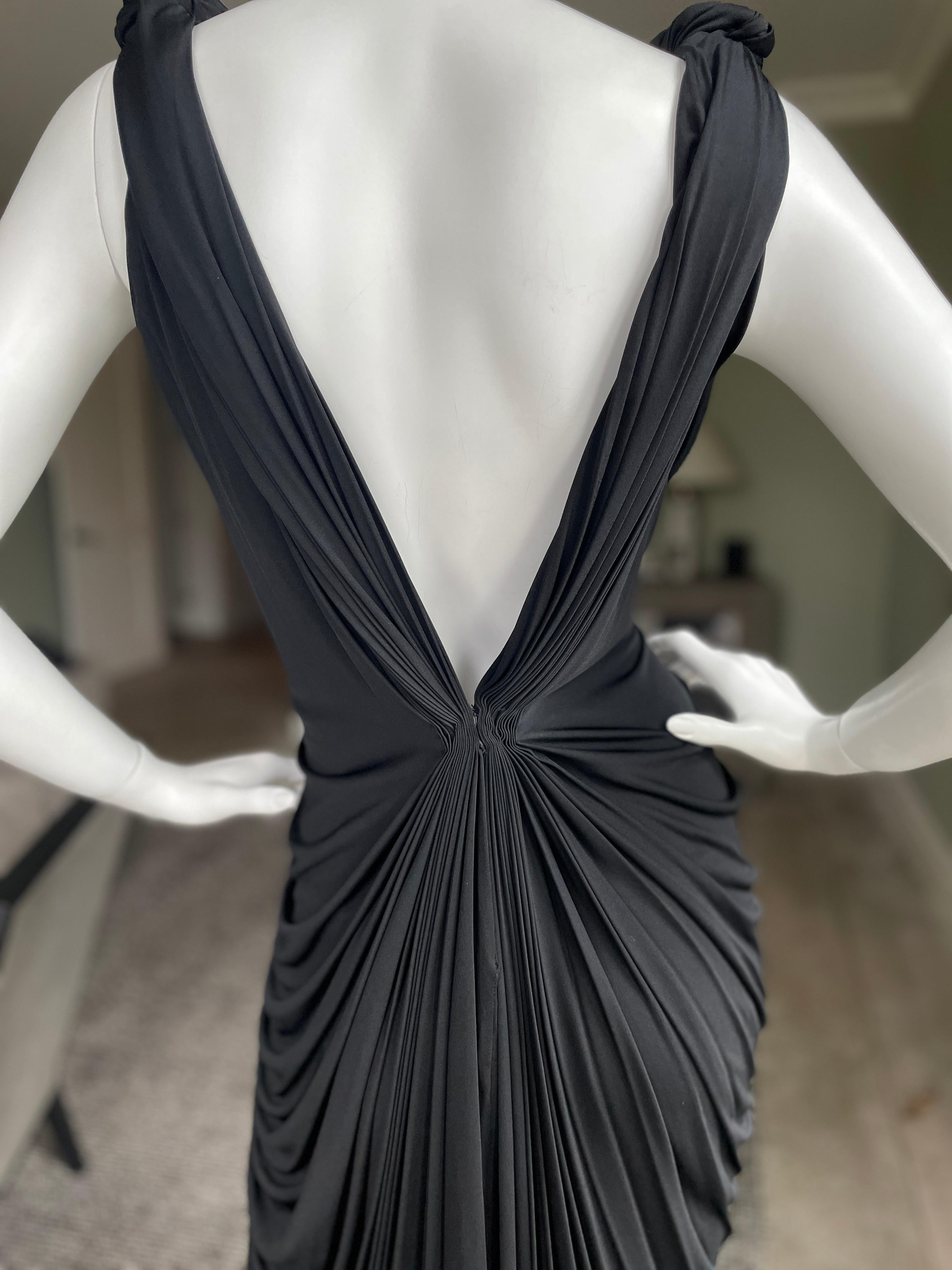 Roberto Cavalli Elegantes schwarzes Vintage-Abendkleid mit tiefem Ausschnitt und Rüschen (Schwarz) im Angebot