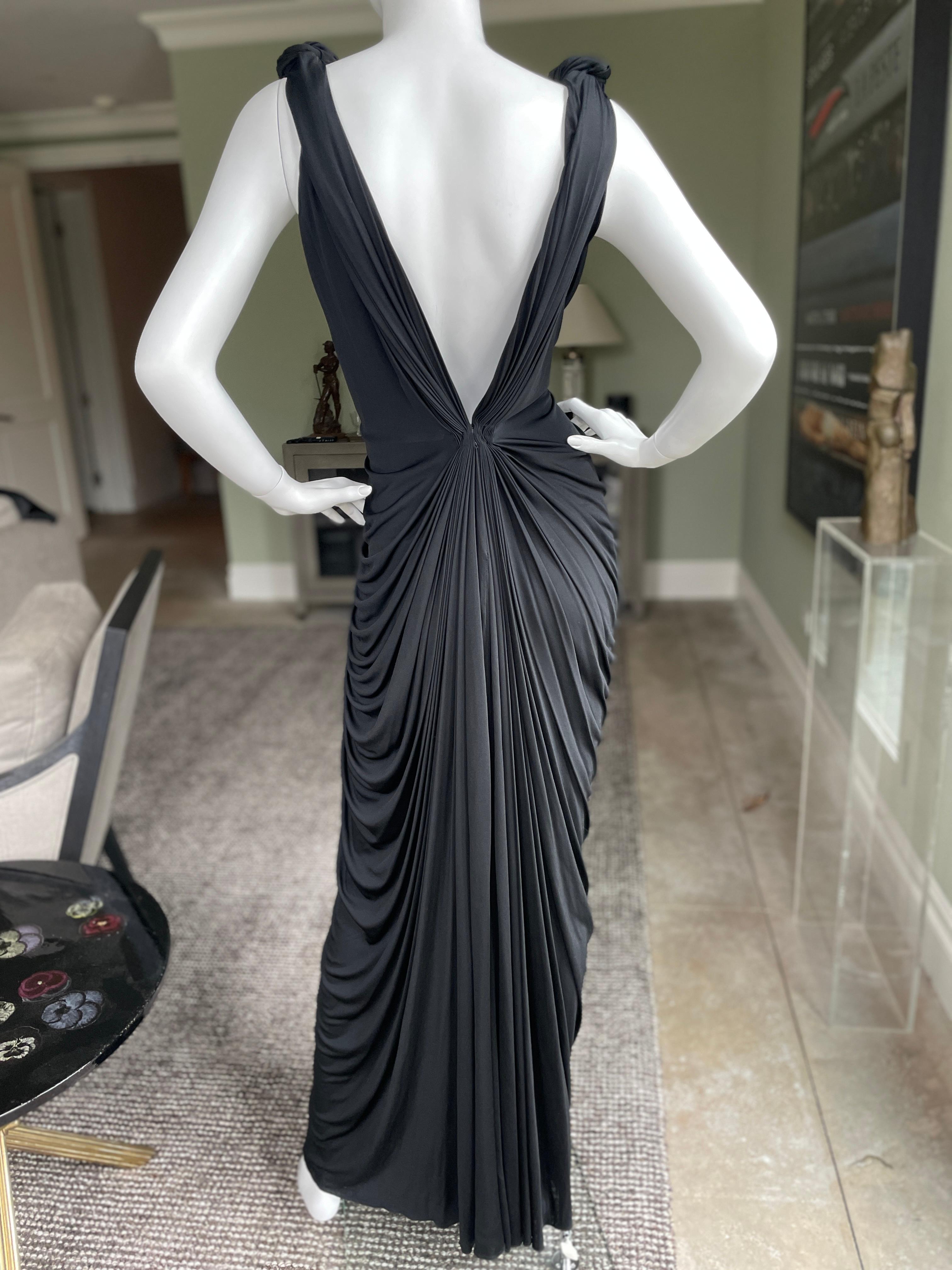Roberto Cavalli Elegantes schwarzes Vintage-Abendkleid mit tiefem Ausschnitt und Rüschen im Zustand „Hervorragend“ im Angebot in Cloverdale, CA