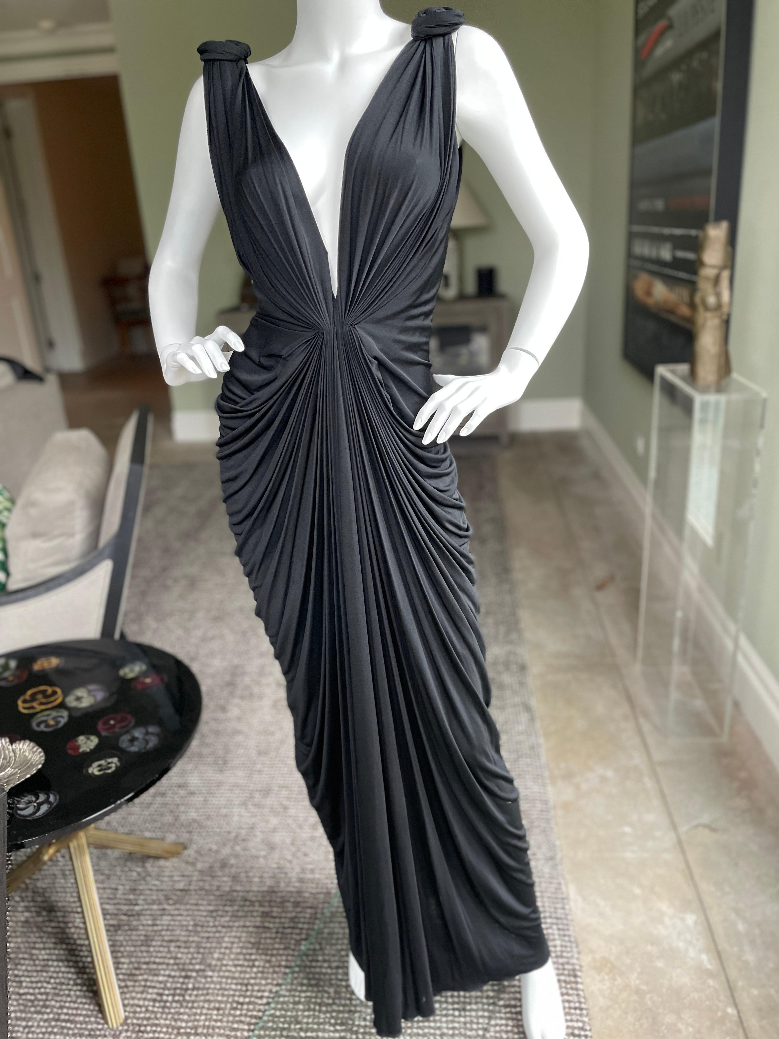 Roberto Cavalli Elegantes schwarzes Vintage-Abendkleid mit tiefem Ausschnitt und Rüschen im Angebot 3