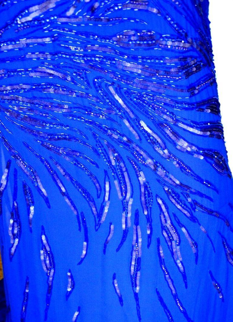 ROBERTO CAVALLI Verschönertes blaues Pailletten-Abendkleid mit Pailletten, lang, US 2 4 / IT 40 im Angebot 1