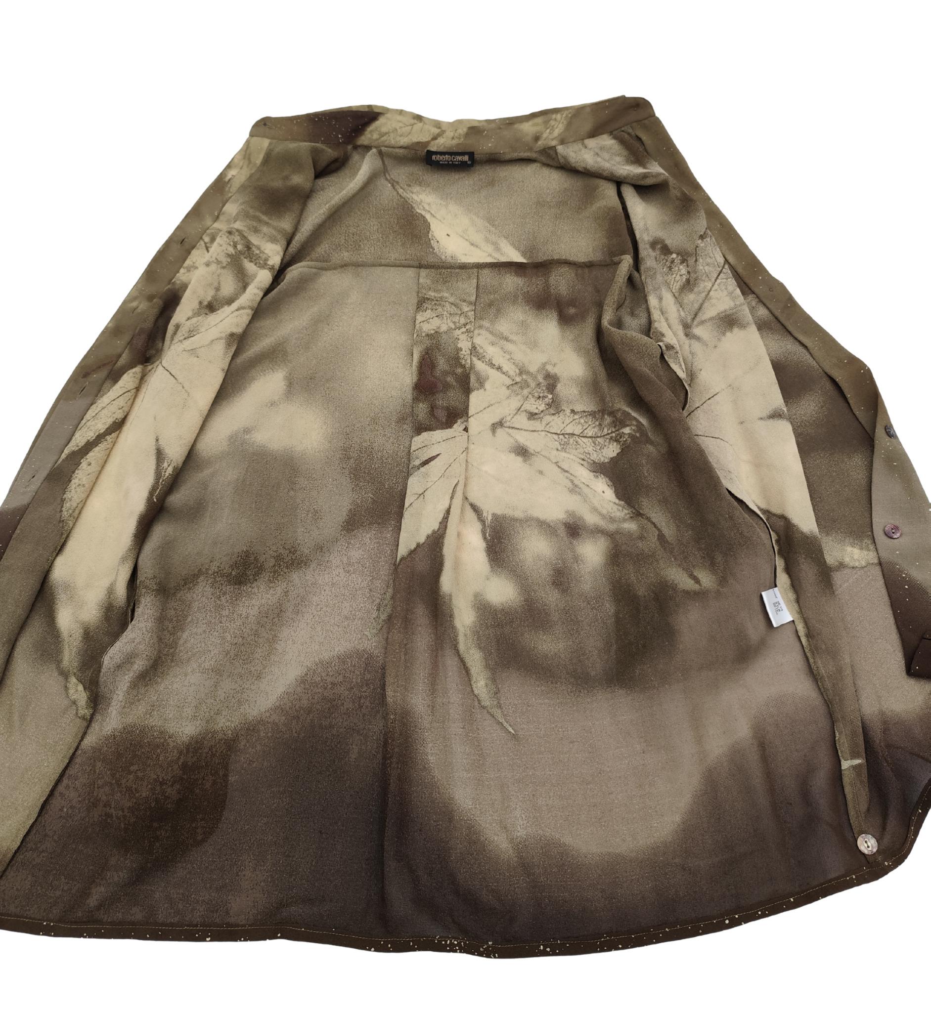 Roberto Cavalli A/I 1999: camicia in seta verde con stampa di foglie di cannabis in vendita 10