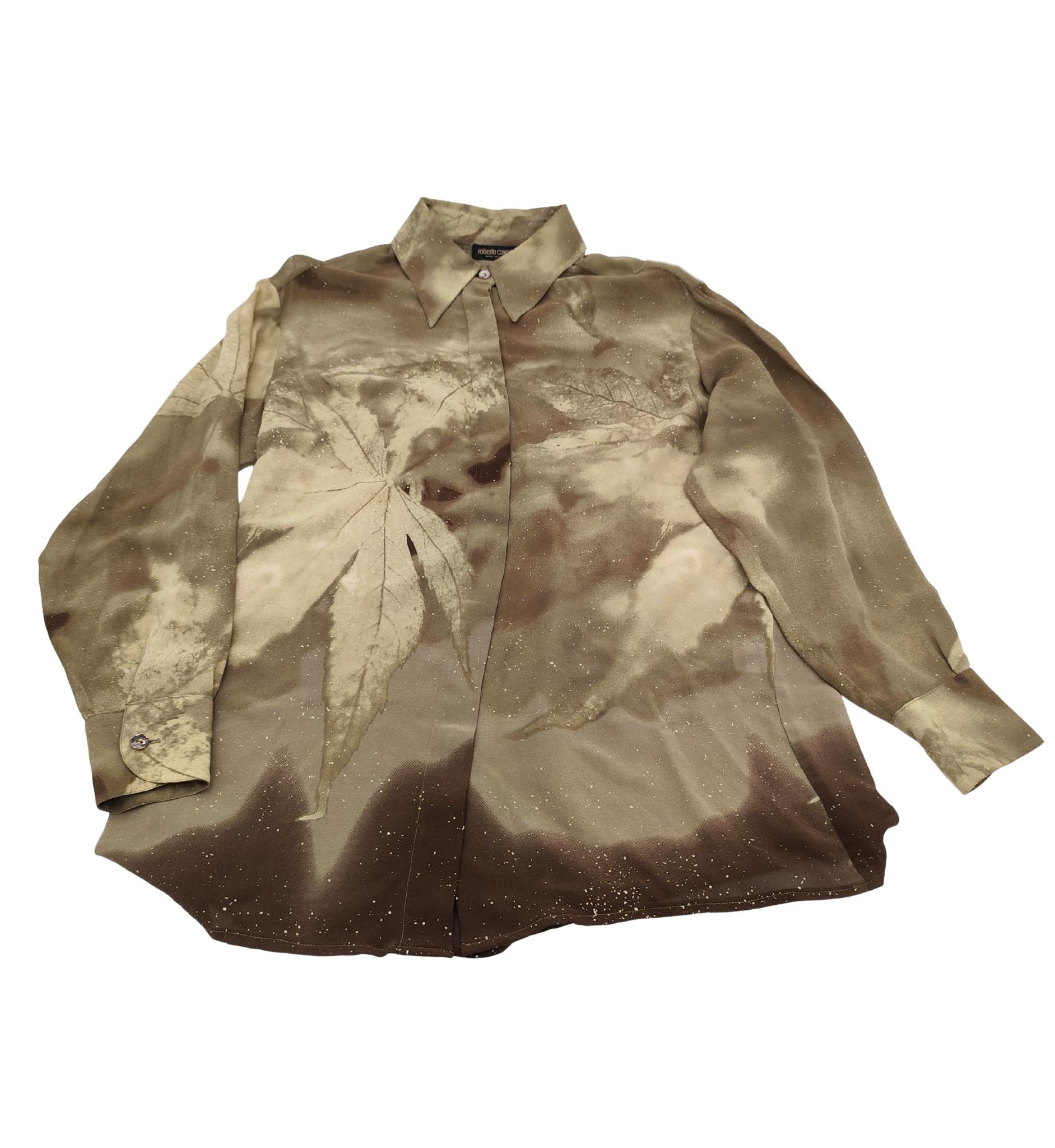 Roberto Cavalli A/I 1999: camicia in seta verde con stampa di foglie di cannabis in vendita 1