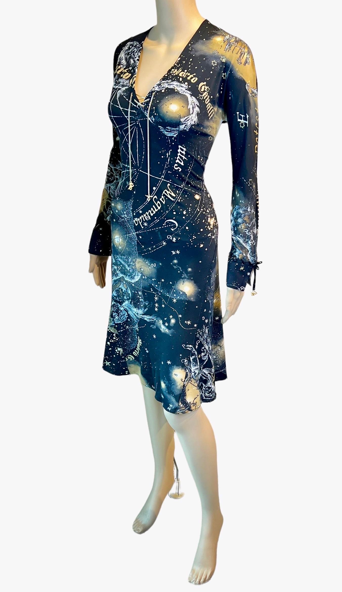 Roberto Cavalli F/W 2003 Spitzen-Kleid mit Sternzeichen- Astrologie-Druck im Zustand „Gut“ im Angebot in Naples, FL