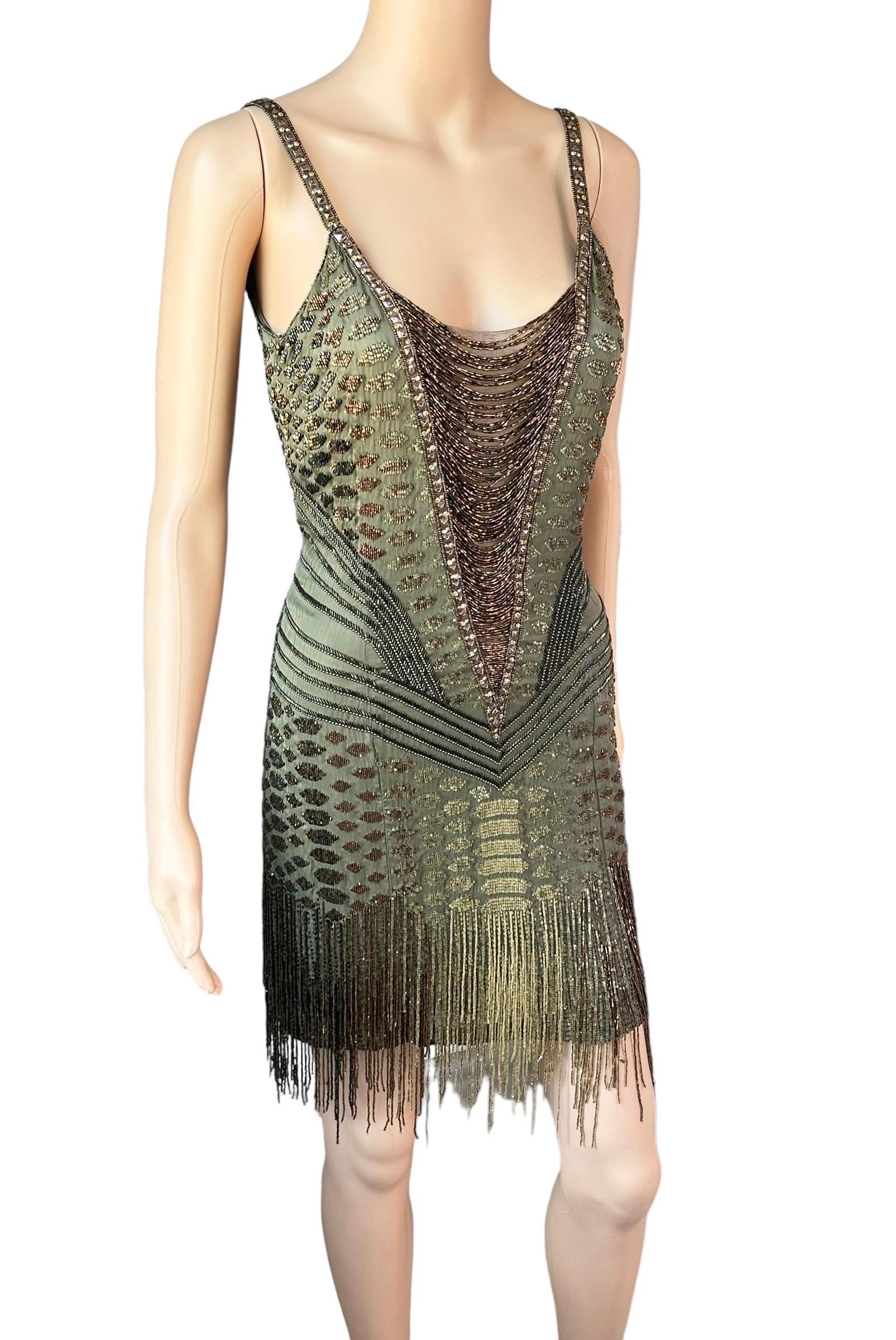 Roberto Cavalli H/W 2006 Verschönertes, perlenbesetztes, Fransenbesetztes Flapper-Minikleid mit offenem Rückenausschnitt (Grau) im Angebot