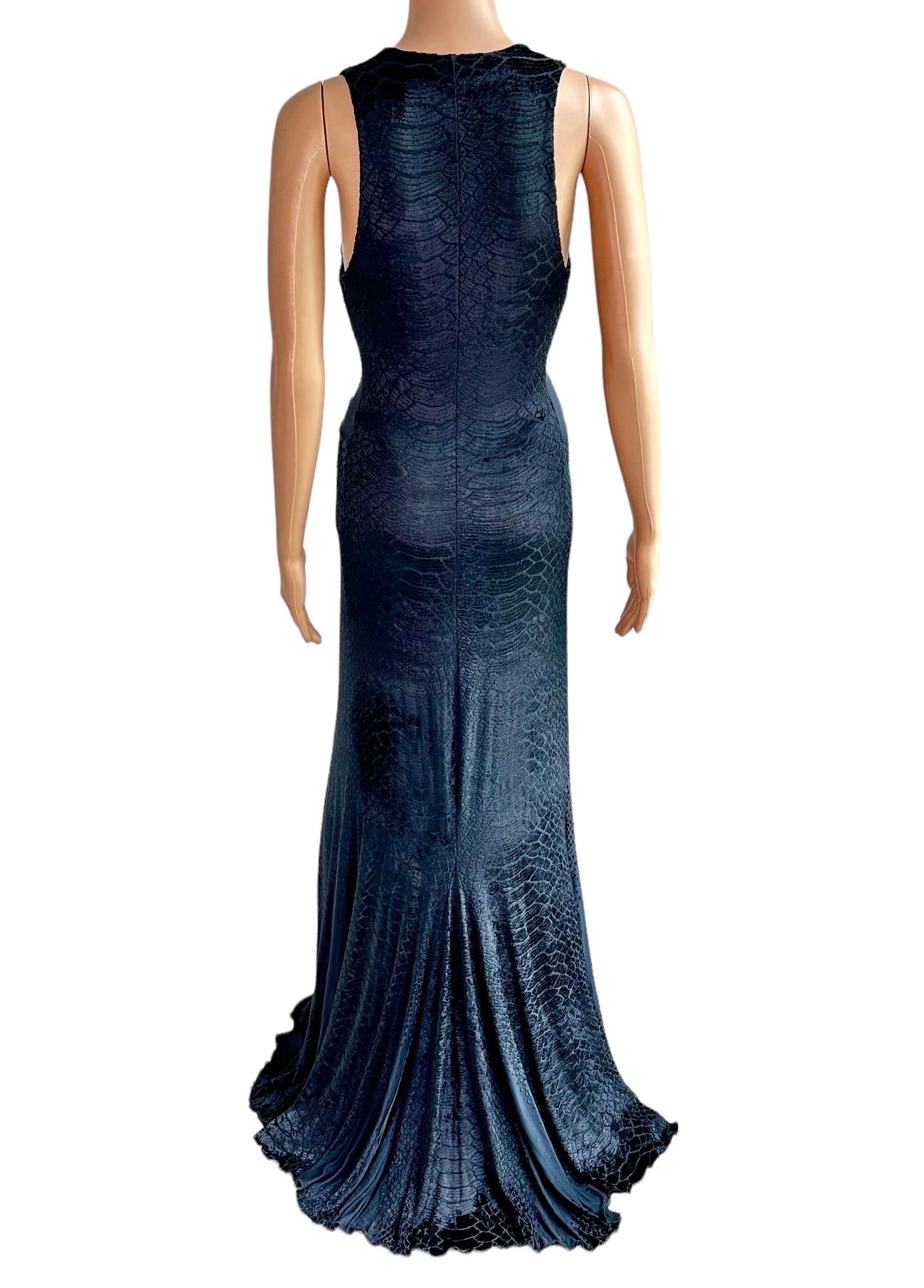 Roberto Cavalli F/W 2006 Plunging Neckline Embellished Velvet Evening Dress Gown For Sale 9