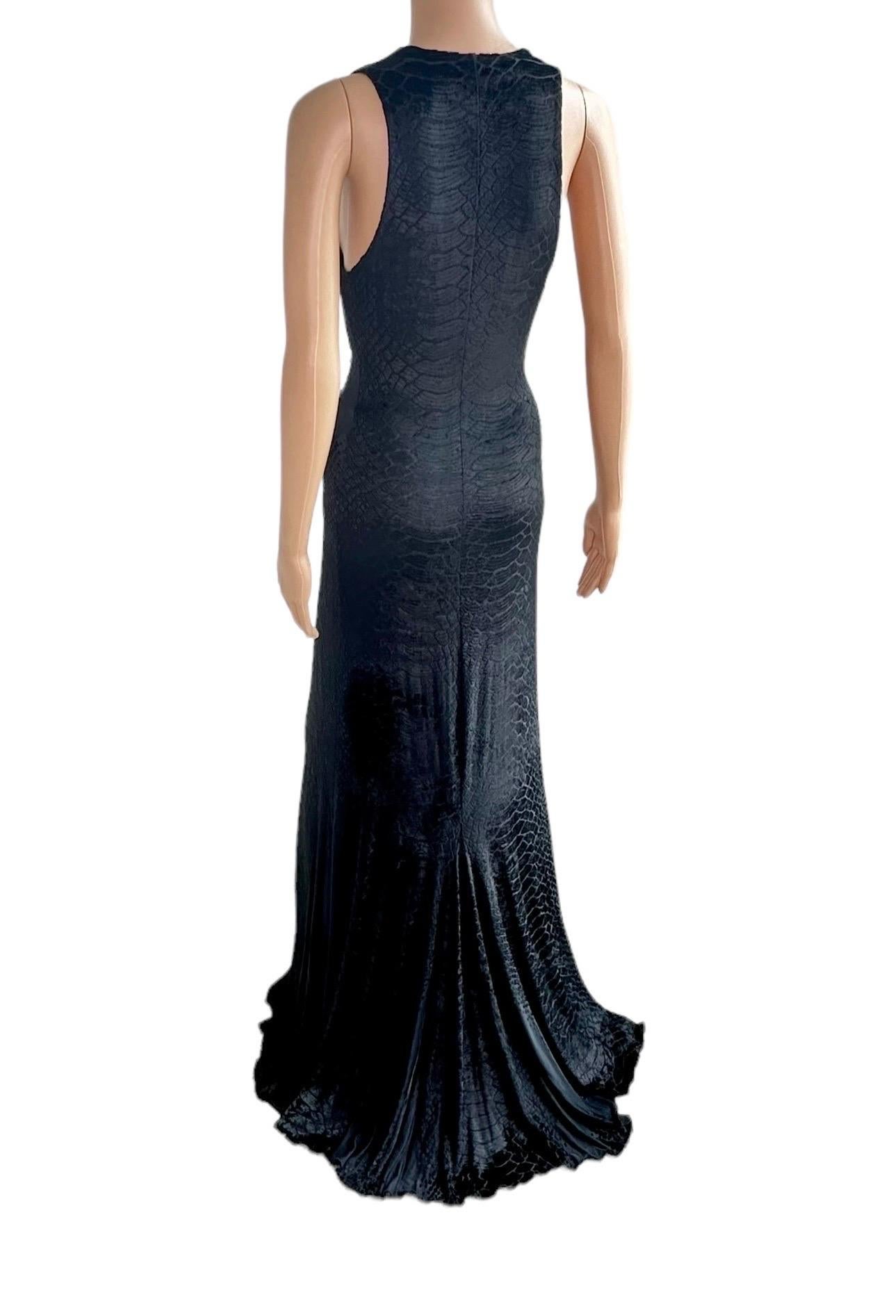 Roberto Cavalli F/W 2006 Plunging Neckline Embellished Velvet Evening Dress Gown For Sale 10