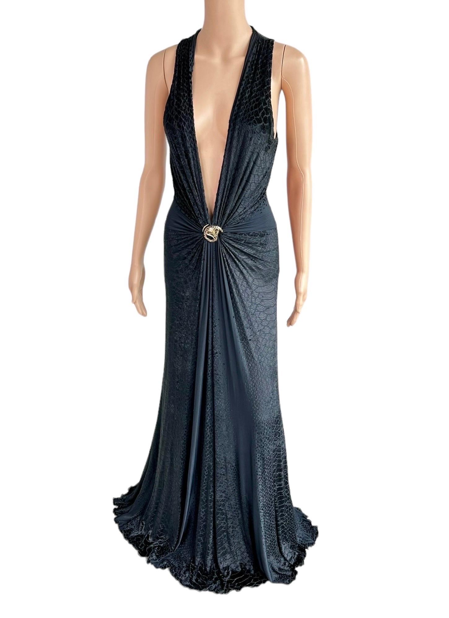 Women's Roberto Cavalli F/W 2006 Plunging Neckline Embellished Velvet Evening Dress Gown For Sale
