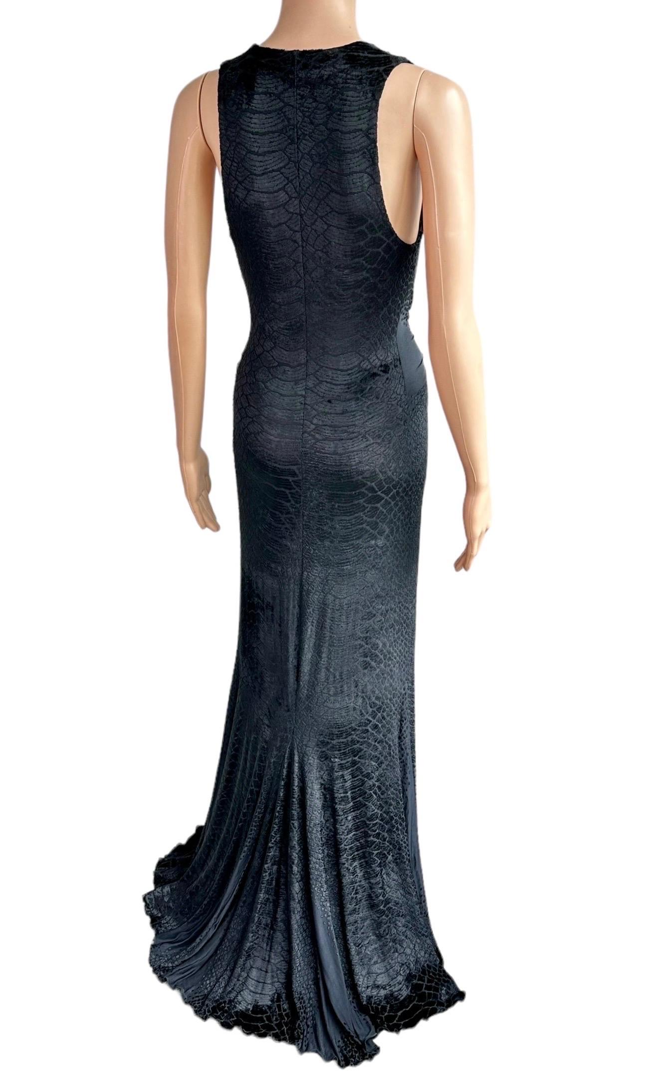 Roberto Cavalli F/W 2006 Plunging Neckline Embellished Velvet Evening Dress Gown For Sale 4