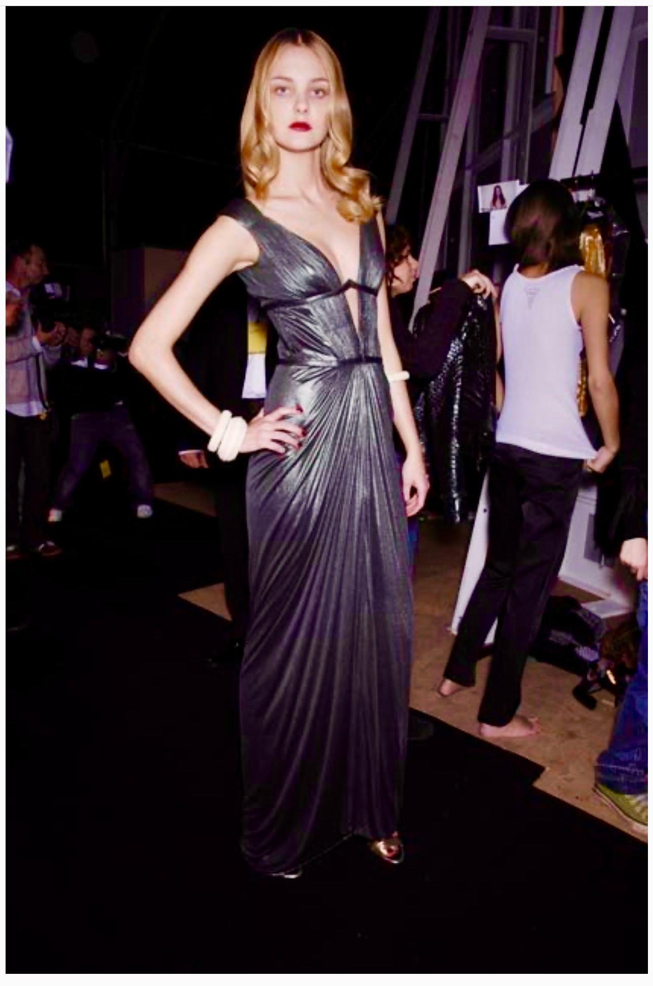 Roberto Cavalli F/W 2007 Metallic Plunging Neckline Open Back Evening Dress Gown For Sale 13