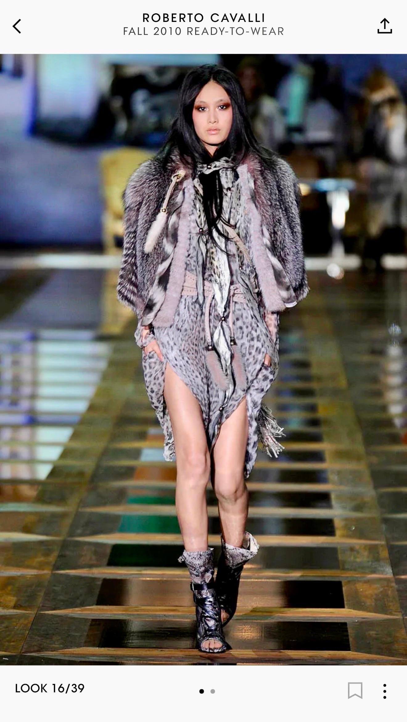 Roberto Cavalli F/W 2010 Runway Cropped Fox Fur Bolero Jacket Coat en venta 9