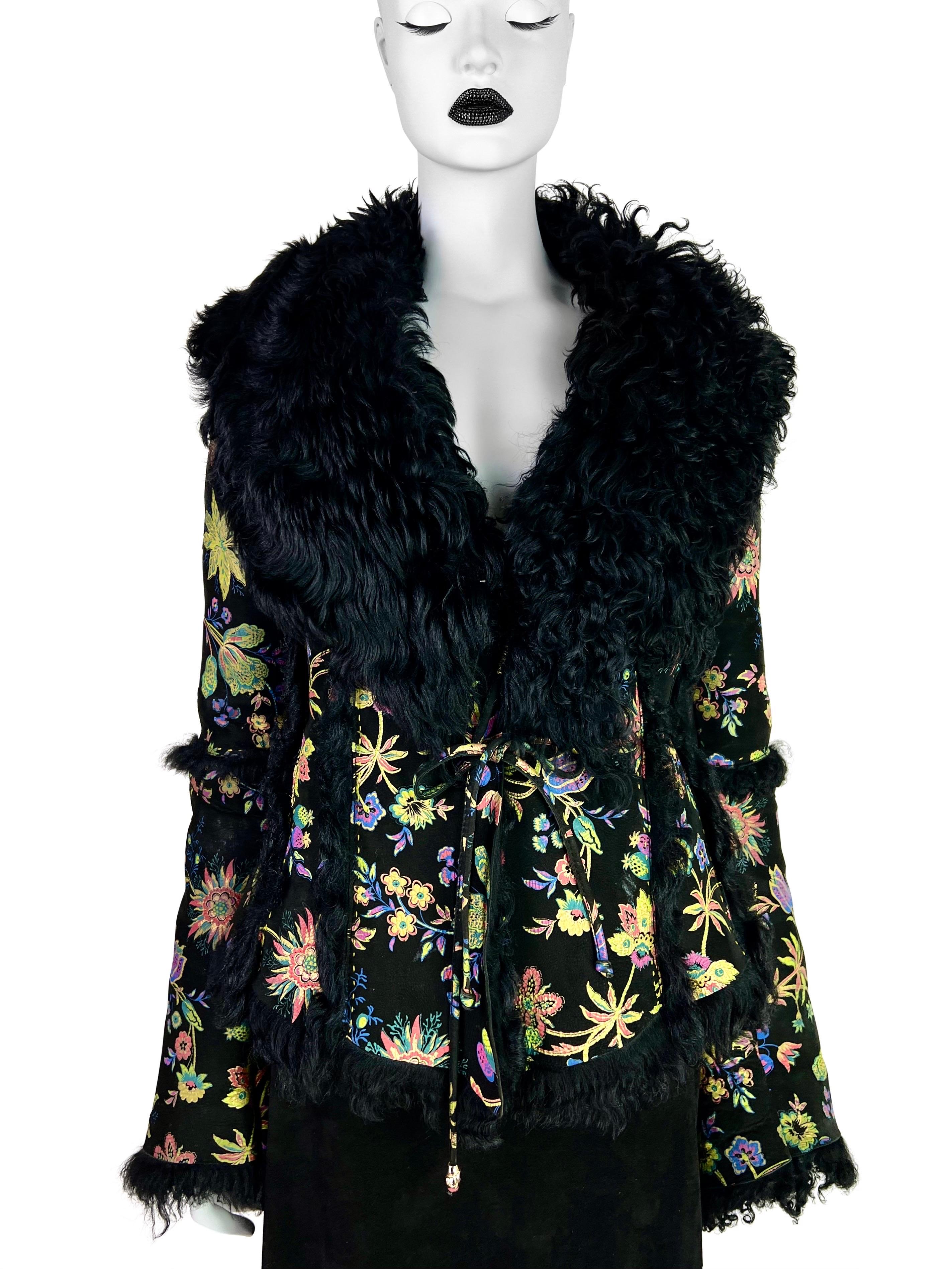 Roberto Cavalli Fall 1999 Hand-painted Flower Shearling Jacket In Good Condition For Sale In Prague, CZ