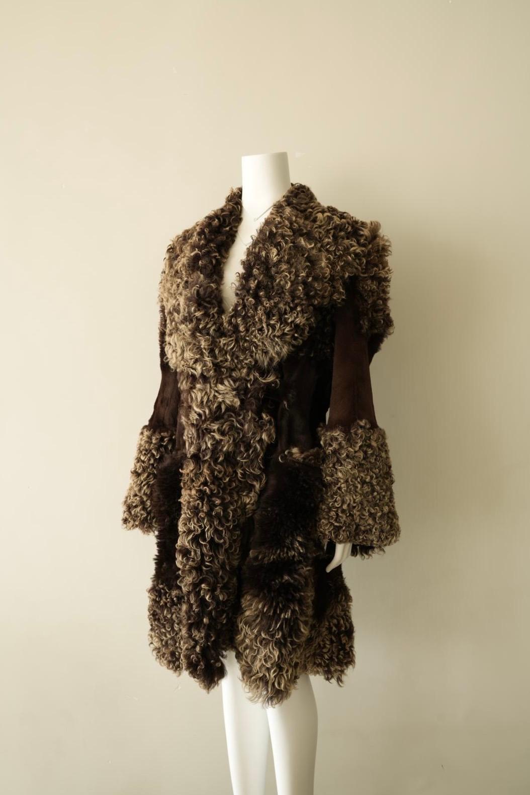 Manteau en cuir et fourrure d'agneau de Mongolie de Roberto Cavalli, automne 1999, en marron Pour femmes en vente
