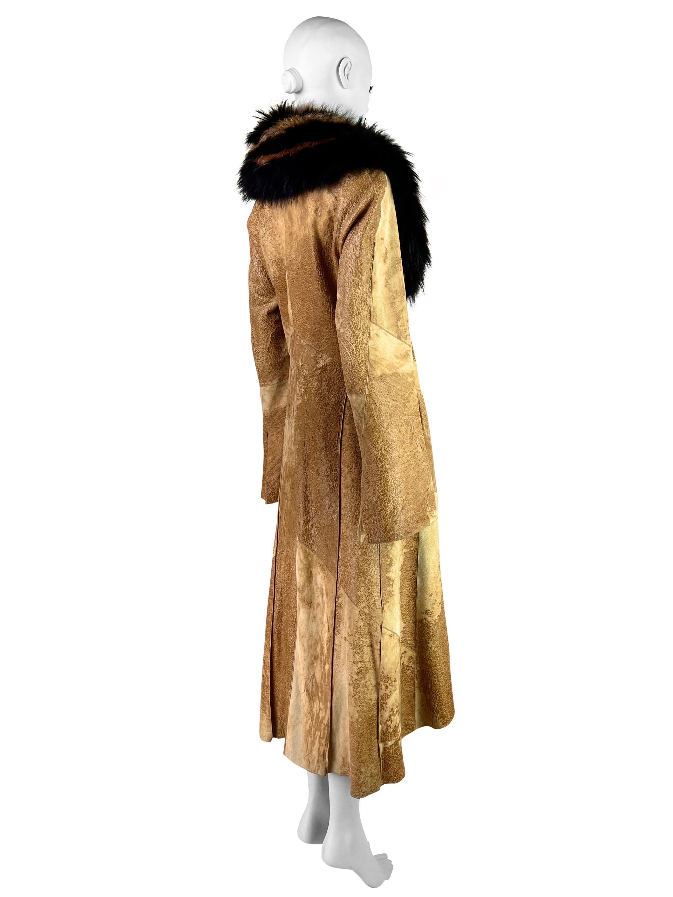 Roberto Cavalli, manteau en cuir avec fourrure de renard, automne 2002 en vente 1