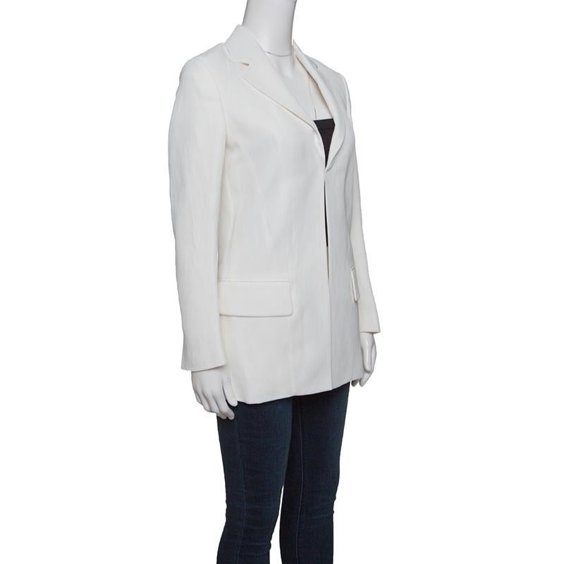 Gorgeous, and very modern, this blazer from Roberto Cavalli will make others nod in admiration. The fabulous off-white blazer is tailored from the finest materials and it features short lapels, long sleeves, and front pockets.

Includes: The Luxury