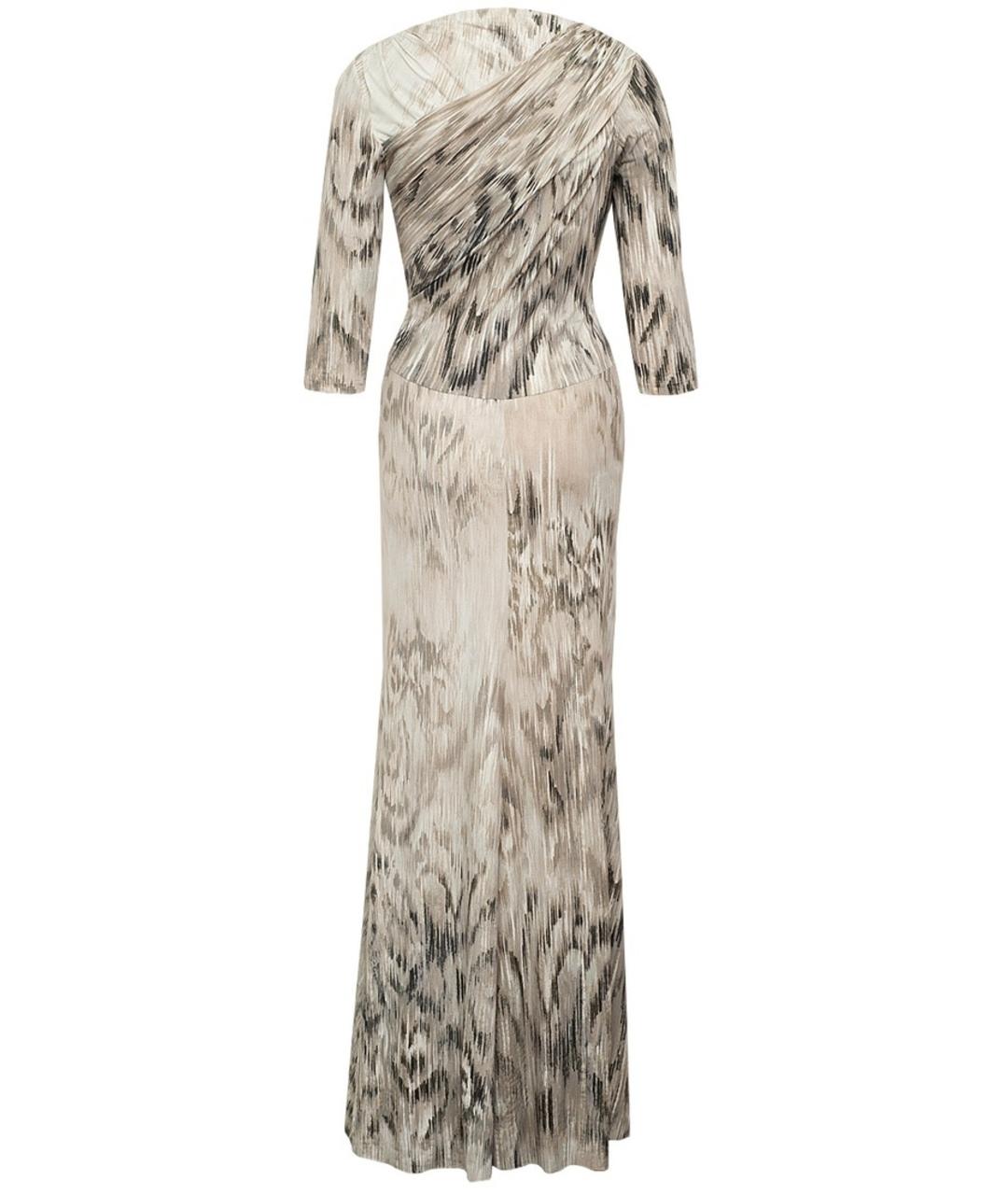 ROBERTO CAVALLI


This lovely dress comes from the house of Roberto Cavalli. 
Carry an animal-print and make for a striking ensemble.
V-neck, half sleeve and a fitted silhouette

Content: 88% polyamide, 12% elastane

size EU 40

Pre-owned, excellent