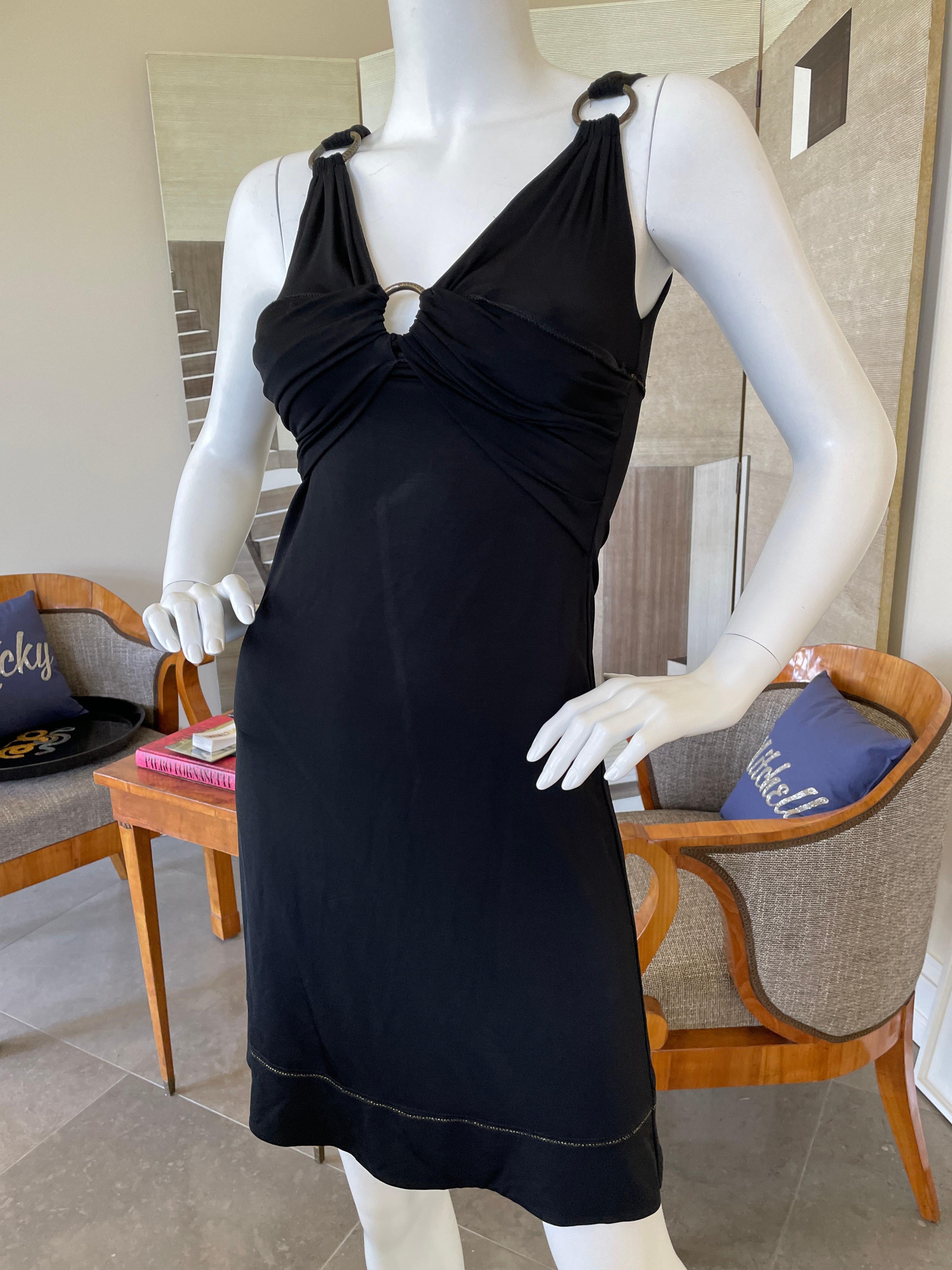 Roberto Cavalli für Just Cavalli Schwarzes Kleid mit Goldrand und Messingringen 
 Das ist so hübsch, sieht am lebenden Modell besser aus.
Größe 40
  Büste 34