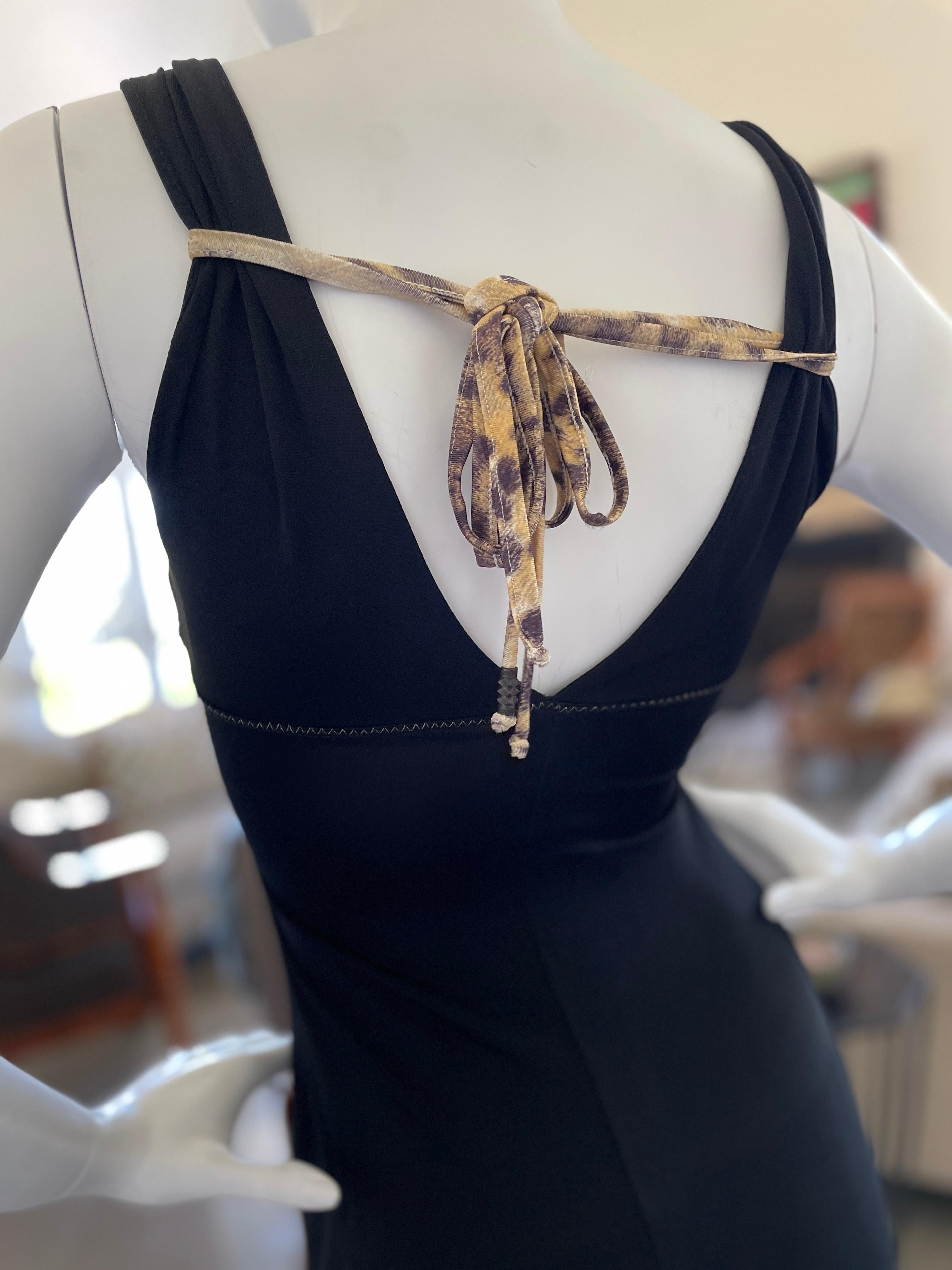 Roberto Cavalli für Just Cavalli Schwarzes Kleid mit goldener Kante und Messingringen im Zustand „Hervorragend“ im Angebot in Cloverdale, CA