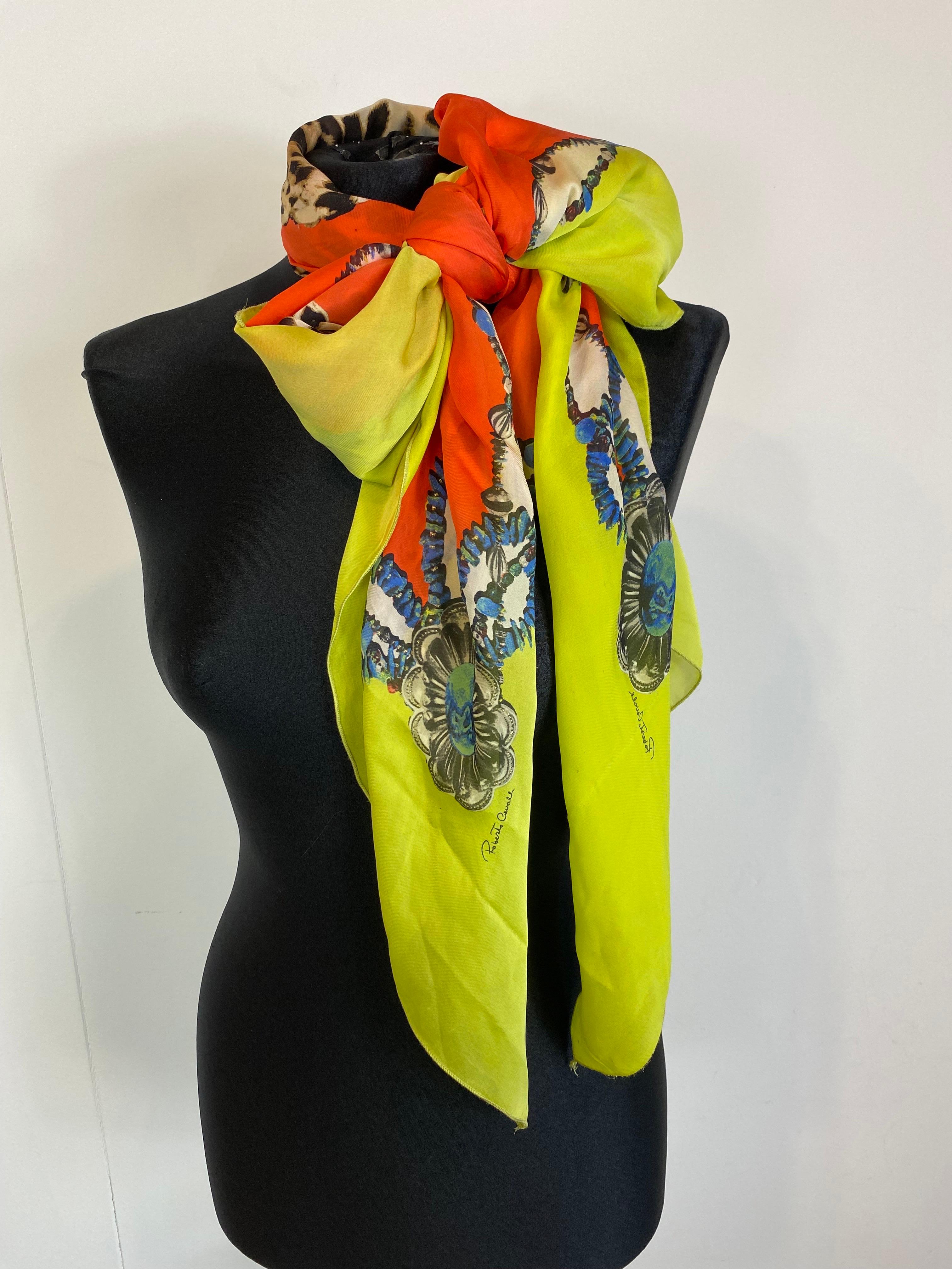 Roberto Cavalli silk scarf.
Leopard, red and green pattern.

In perfect condition, like new.

140 cm x 140 cm
