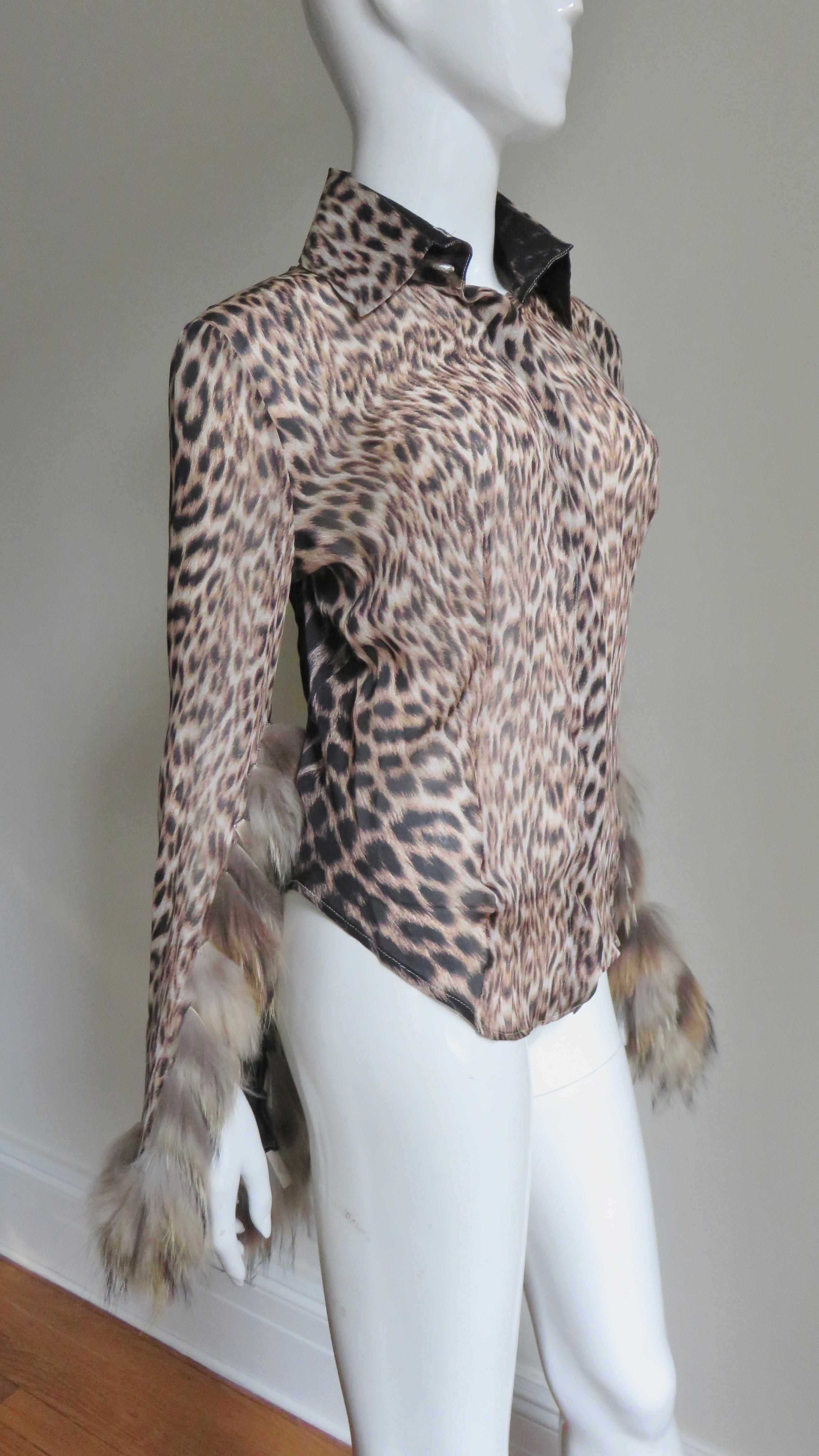 Roberto Cavalli Leopard Print Silk Shirt with Fur Trim Sleeves 1